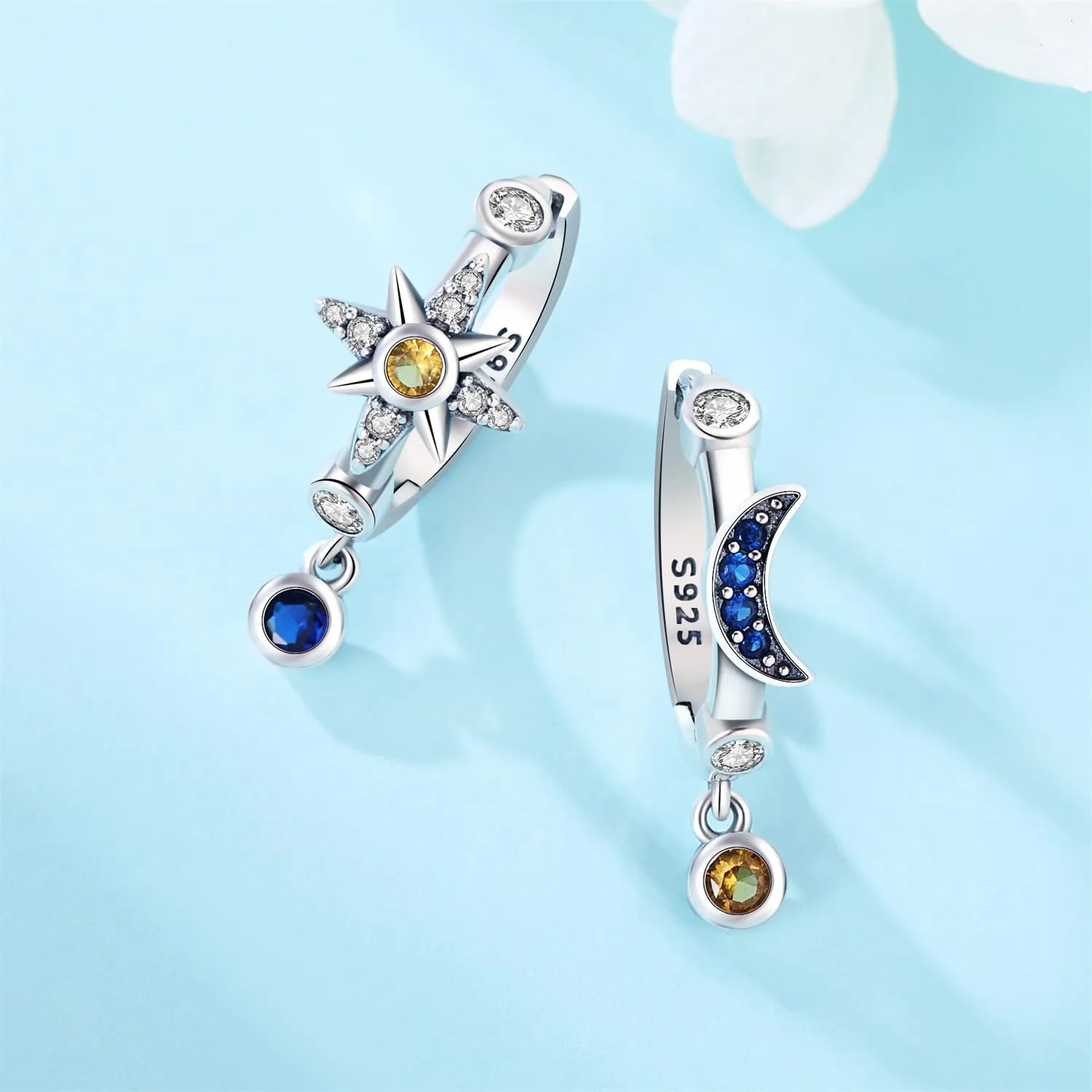 PANPOKI Orecchini a cerchio in argento Sterling 925 a forma di stella e luna, con zirconia cubica scintillante, leggeri, da donna, con confezione regalo, regalo di compleanno per mamma, 1, Argento - immagine 2