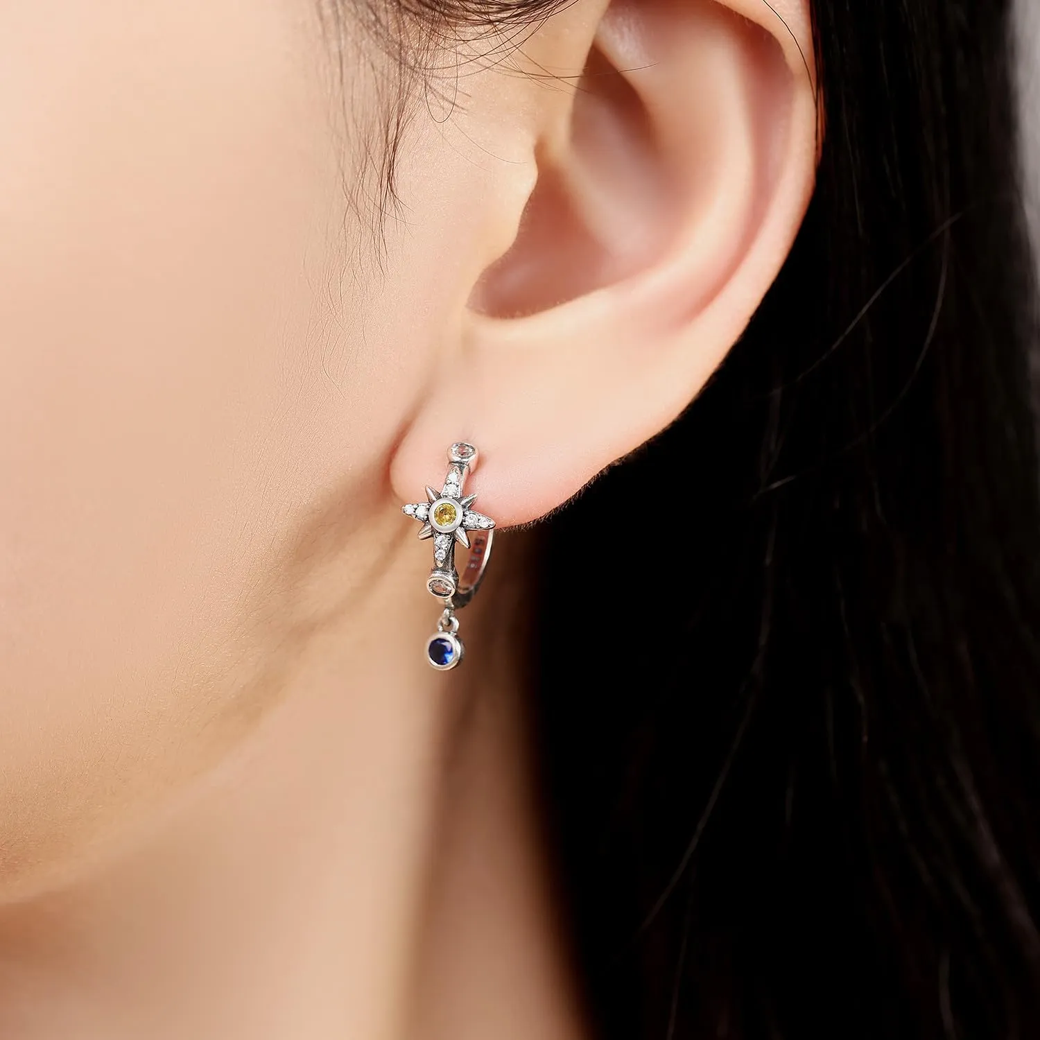 PANPOKI Orecchini a cerchio in argento Sterling 925 a forma di stella e luna, con zirconia cubica scintillante, leggeri, da donna, con confezione regalo, regalo di compleanno per mamma, 1, Argento - immagine 4