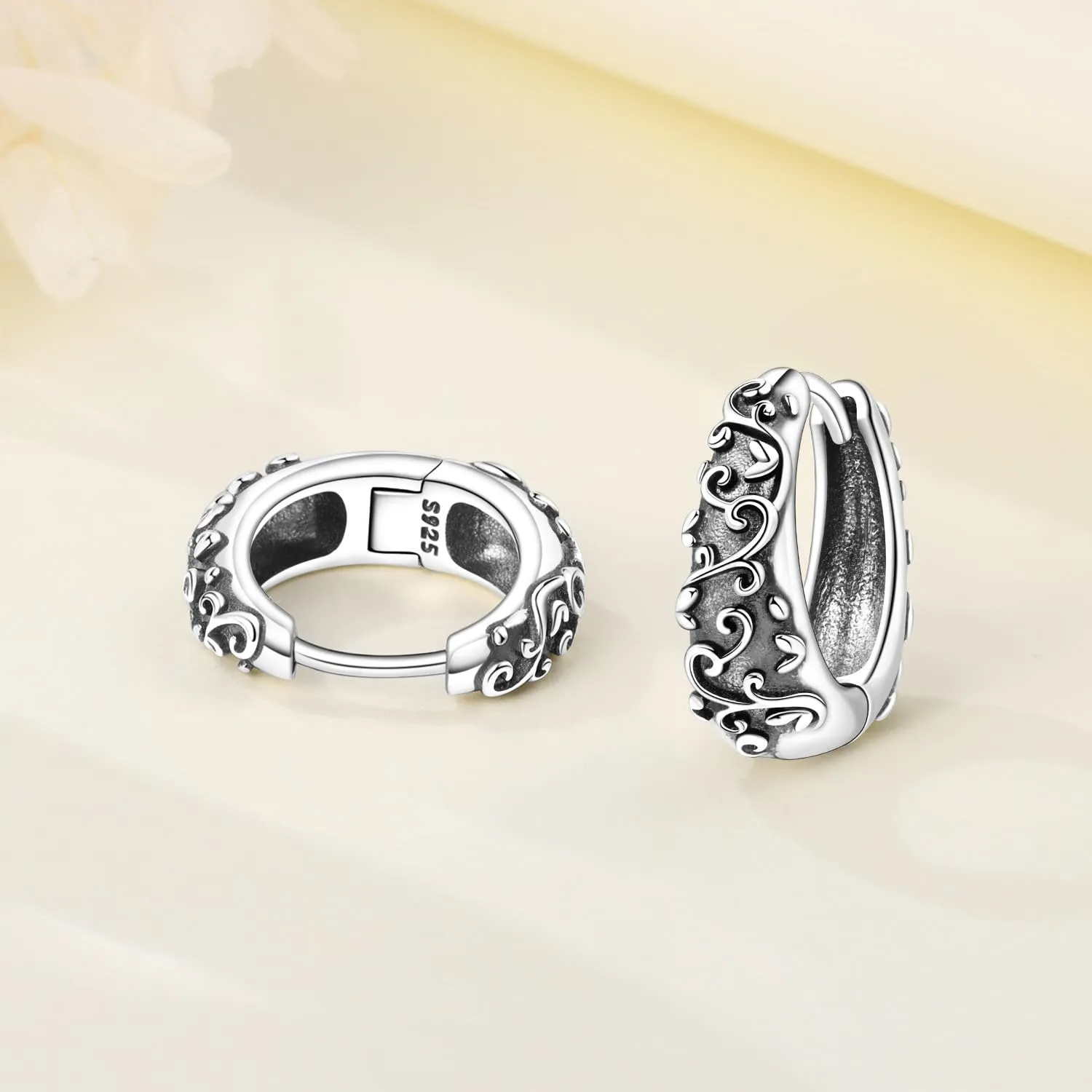 PANPOKI Orecchini a fiori 925 Argento Sterling con zirconia – S925 Orecchini a cerchio incisi come regalo per donne | Ipoallergenici e leggeri | Scatola regalo + panno per la pulizia, Universal - immagine 2