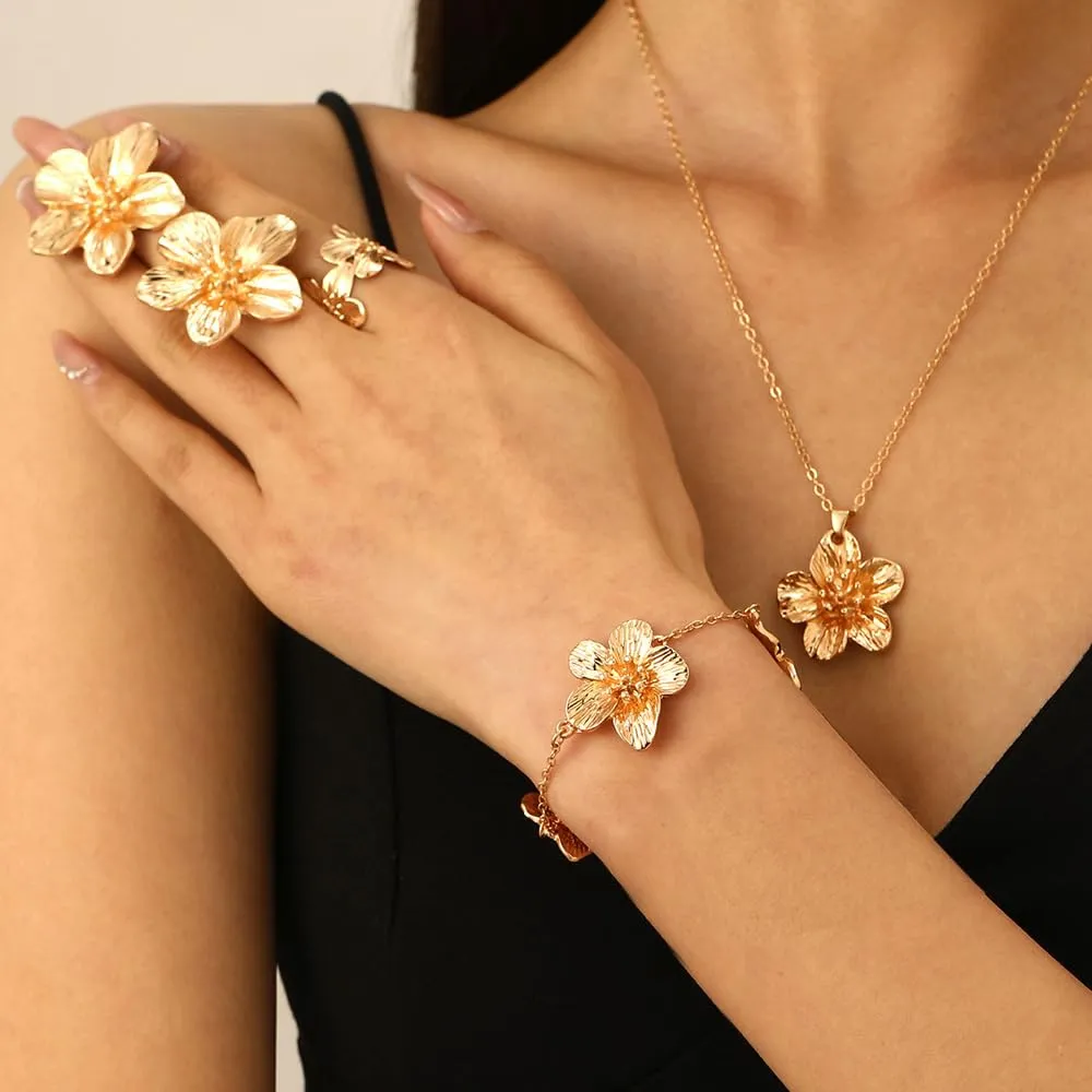 XFSRG 4 Pezzi Parure Gioielli Donna Fiore Set di Gioielli Floreali Ciondolo Orecchini Collana Orecchini Grandi Fiore Collana con Ciondolo a Forma di Fiori per Occasioni Speciali (Oro) - immagine 3