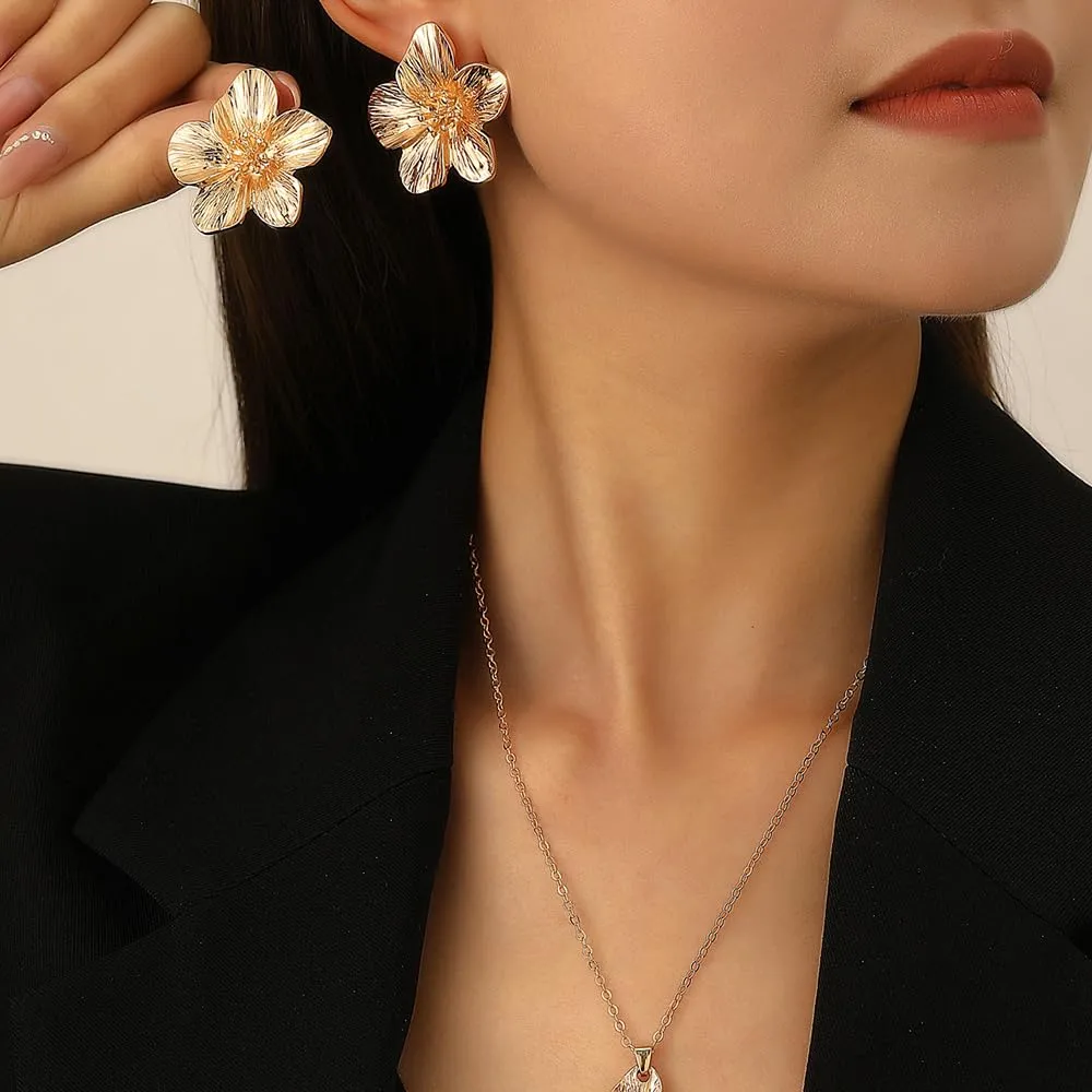 XFSRG 4 Pezzi Parure Gioielli Donna Fiore Set di Gioielli Floreali Ciondolo Orecchini Collana Orecchini Grandi Fiore Collana con Ciondolo a Forma di Fiori per Occasioni Speciali (Oro) - immagine 5