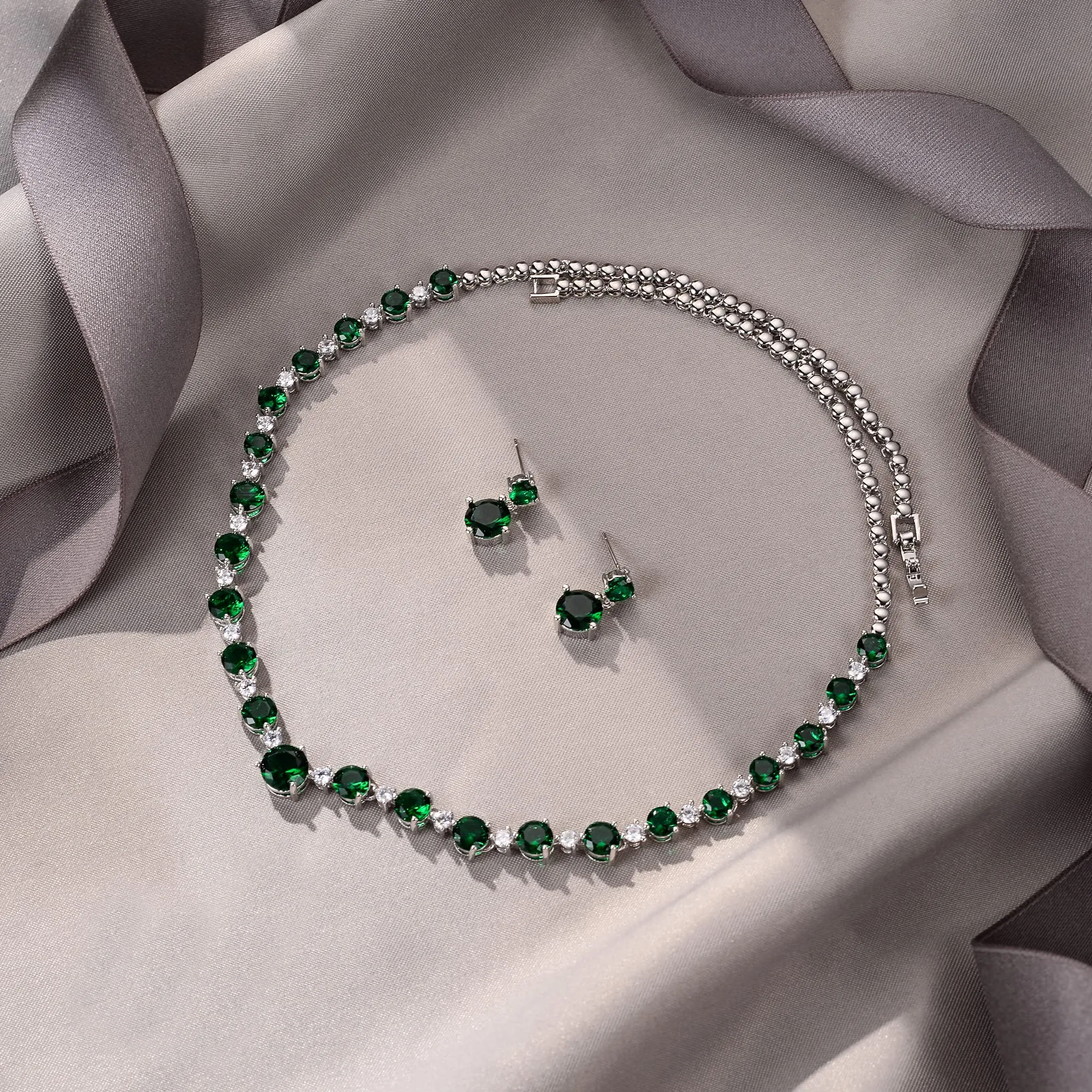 EVER FAITH Gioielli Sposa Donna Pieno Rotonda CZ Collana Orecchini Set Verde Argento-fondo - immagine 4