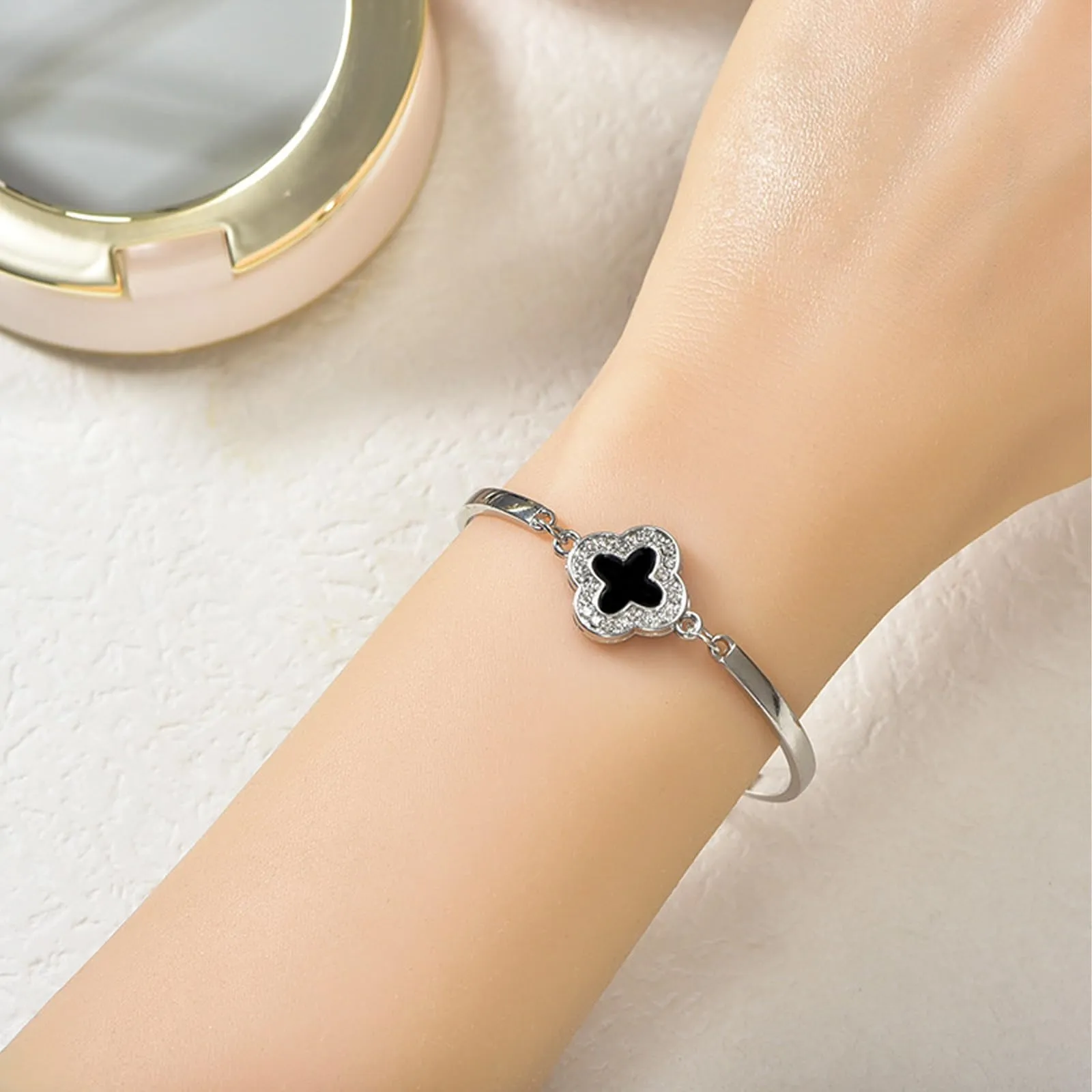 Hanaoops Set di Gioielli per Donna Zirconi Cubici Ciondolo a Forma di Quadrifoglio Collana Orecchini Bracciale Ipoallergenico Regalo di Gioielli - immagine 3