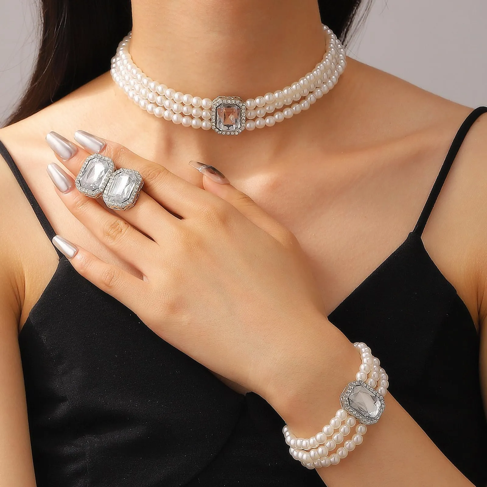 Gkaopi 3 Pezzi Parure Gioielli di Perle Set Collana e Braccialetto di Perle Multistrato Orecchini di Cristallo Geometrici Vintage Regalo Compleanno Festa Della Mamma Anniversario Regalo per Donna - immagine 2