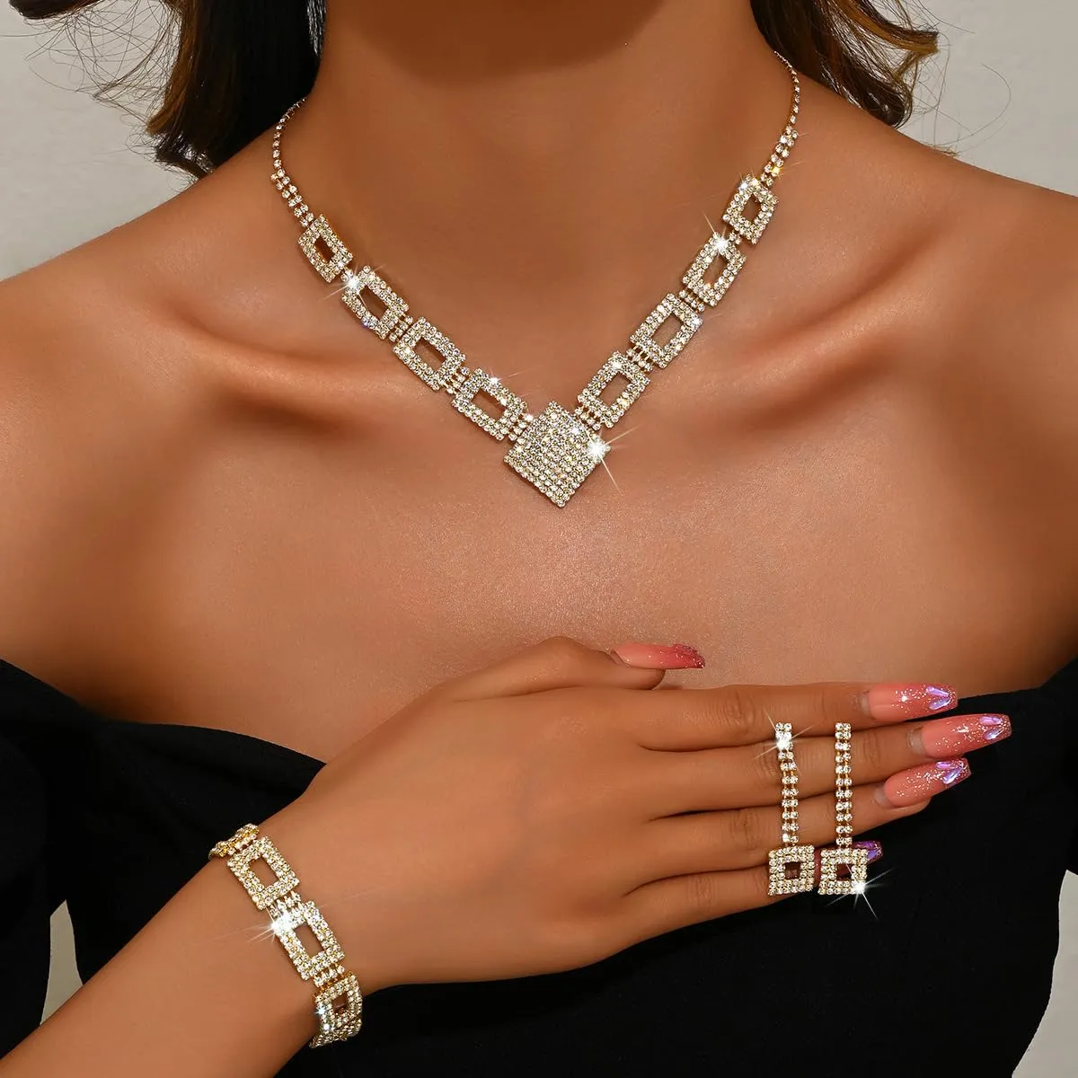 XFSRG Set di Gioielli Donna 3 Pezzi Parure Collana Orecchini e Bracciale Strass Scintillanti Argento Regolabili per Matrimonio e Serate Eleganti (Oro) - immagine 4