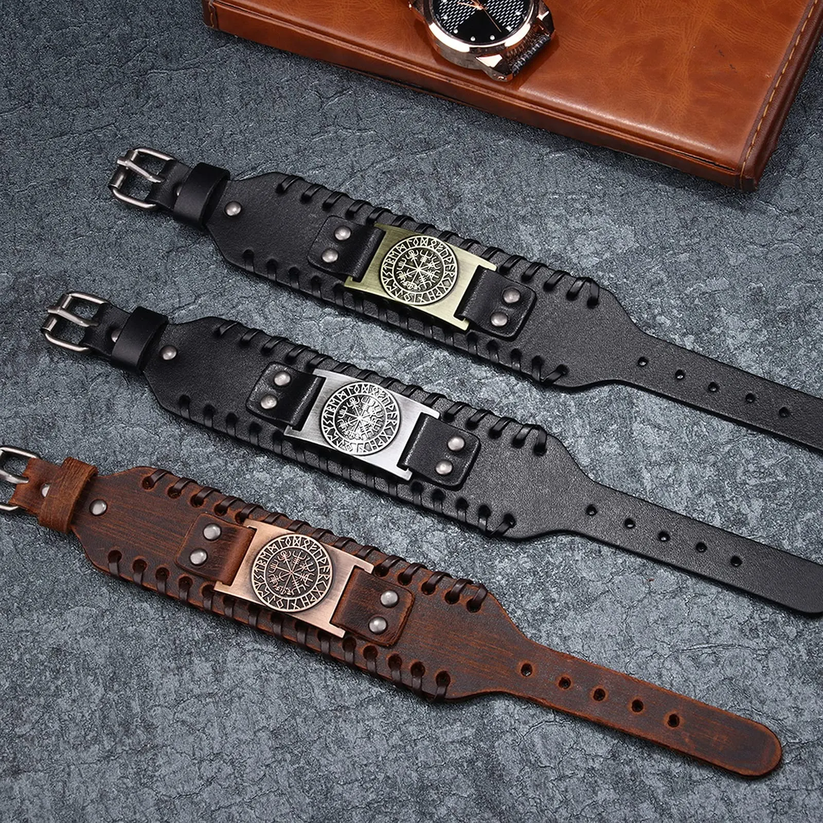 Bracciale vichingo marrone - Bracciale regolabile con amuleto nordico della bussola Vegvisir, gioielleria celtica pagana con talismano, 18 a 22,5 cm, Cuoio - immagine 3