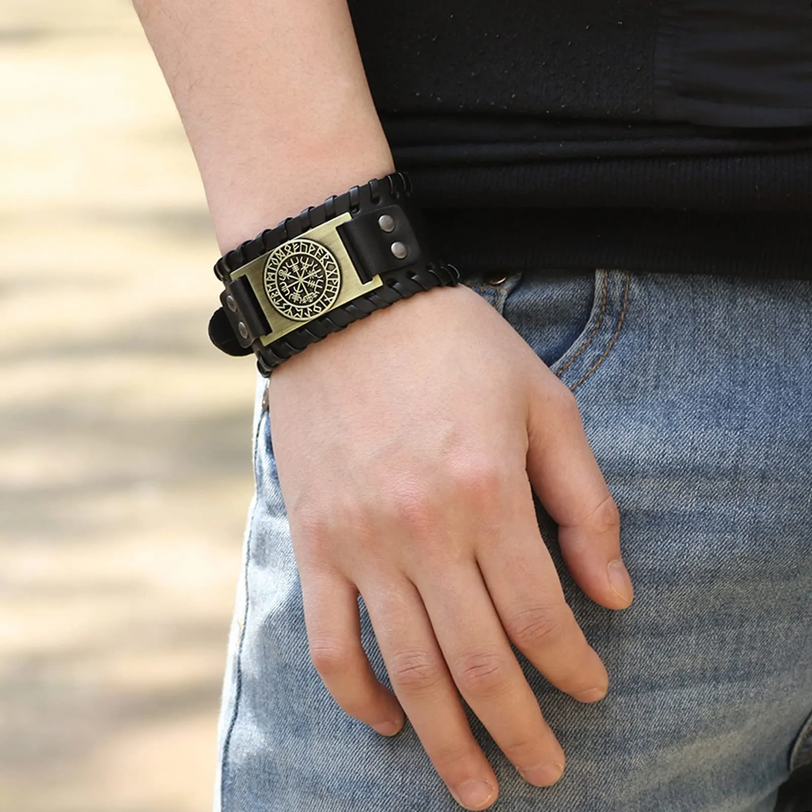 Bracciale vichingo marrone - Bracciale regolabile con amuleto nordico della bussola Vegvisir, gioielleria celtica pagana con talismano, 18 a 22,5 cm, Cuoio - immagine 6
