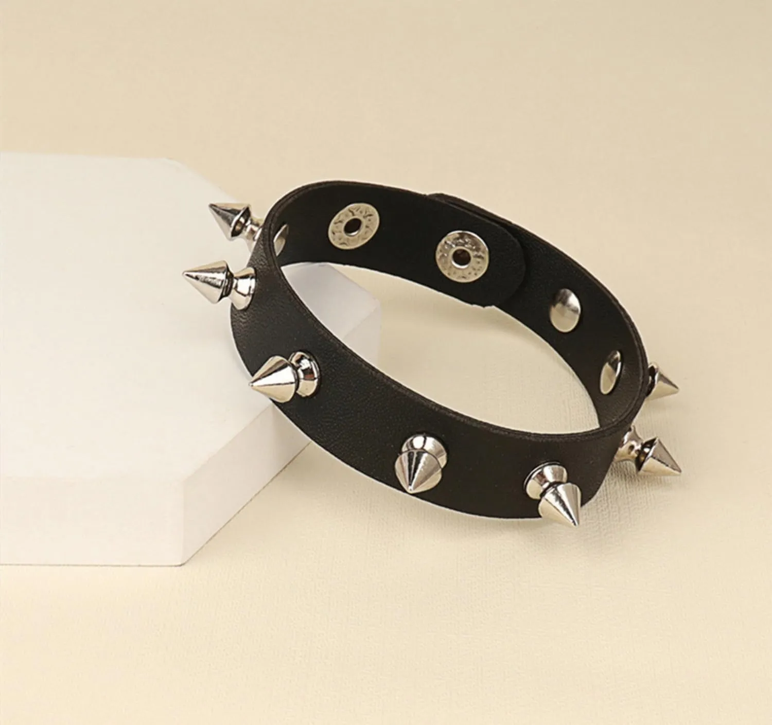 Fenglin-joy Punk Braccialetto in Pelle,3 pezzi Braccialetto regolabile rivetto Bracciale Punk in Pelle con Borchie bracciale borchie per uomini e donne,Pelle sintetica - immagine 4