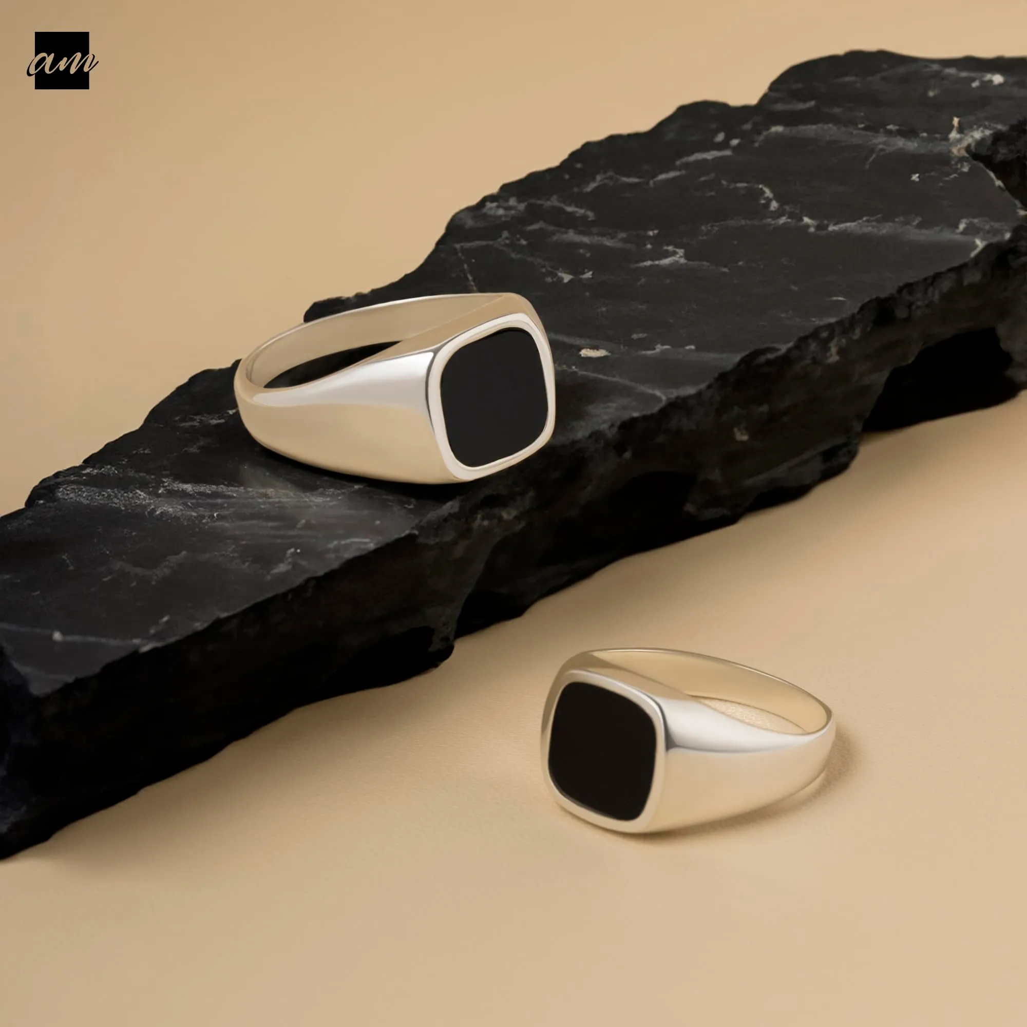 Amberta Anello per Uomo con Onice in Argento Sterling 925 | Anello da Mignolo per Uomo | Anello Uomo Nero | Anello Chevalier Uomo: Anello Uomo Mignolo Misura 25 - immagine 3