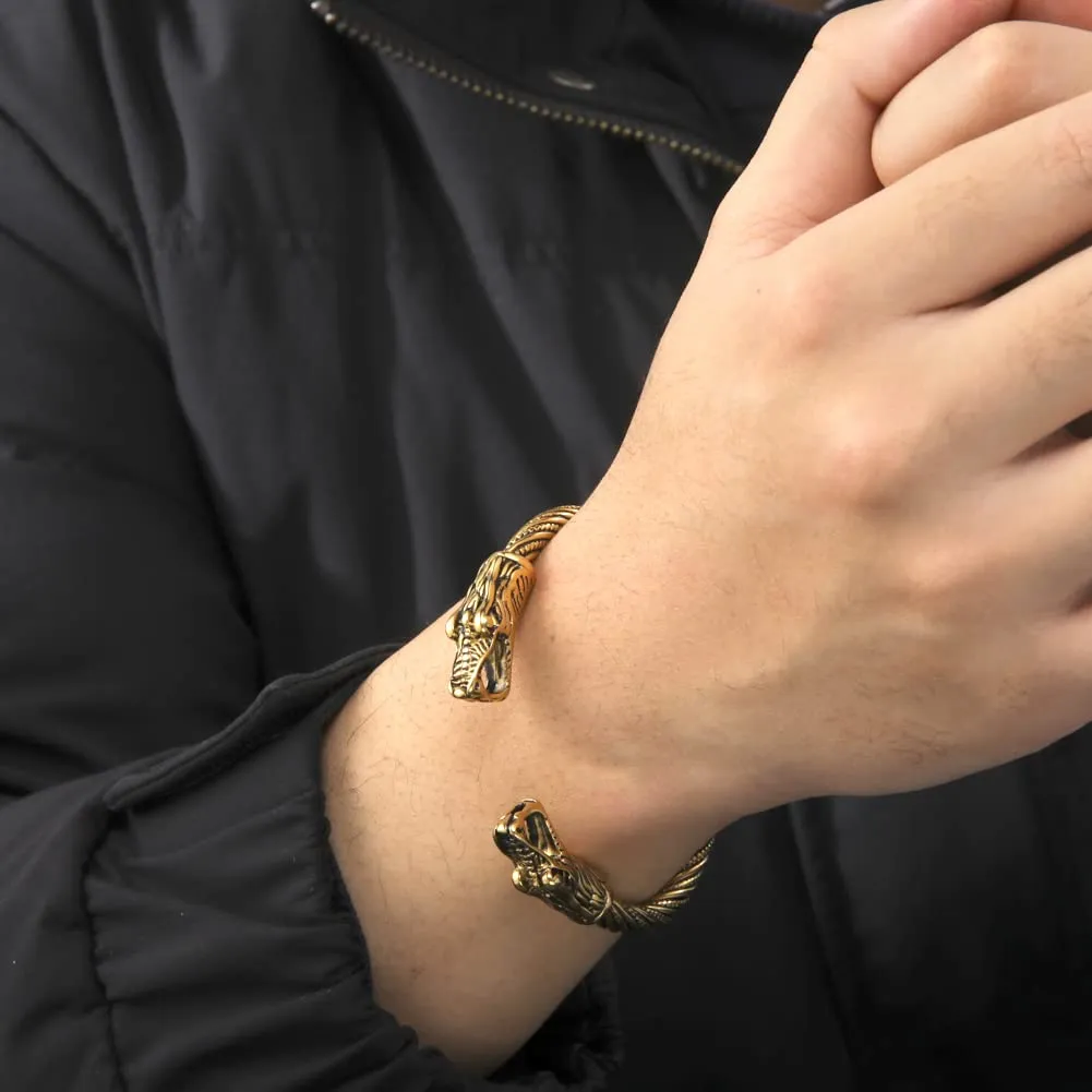 Amaxer Vichingo Nordic Fenrir Teste di Lupo Odino Corvo Corvo Drago Bracciale in Acciaio Inossidabile Aperto Bracciale Forte Amuleto Gioielli di Protezione per Uomo Donna (Lupo-Oro) - immagine 2