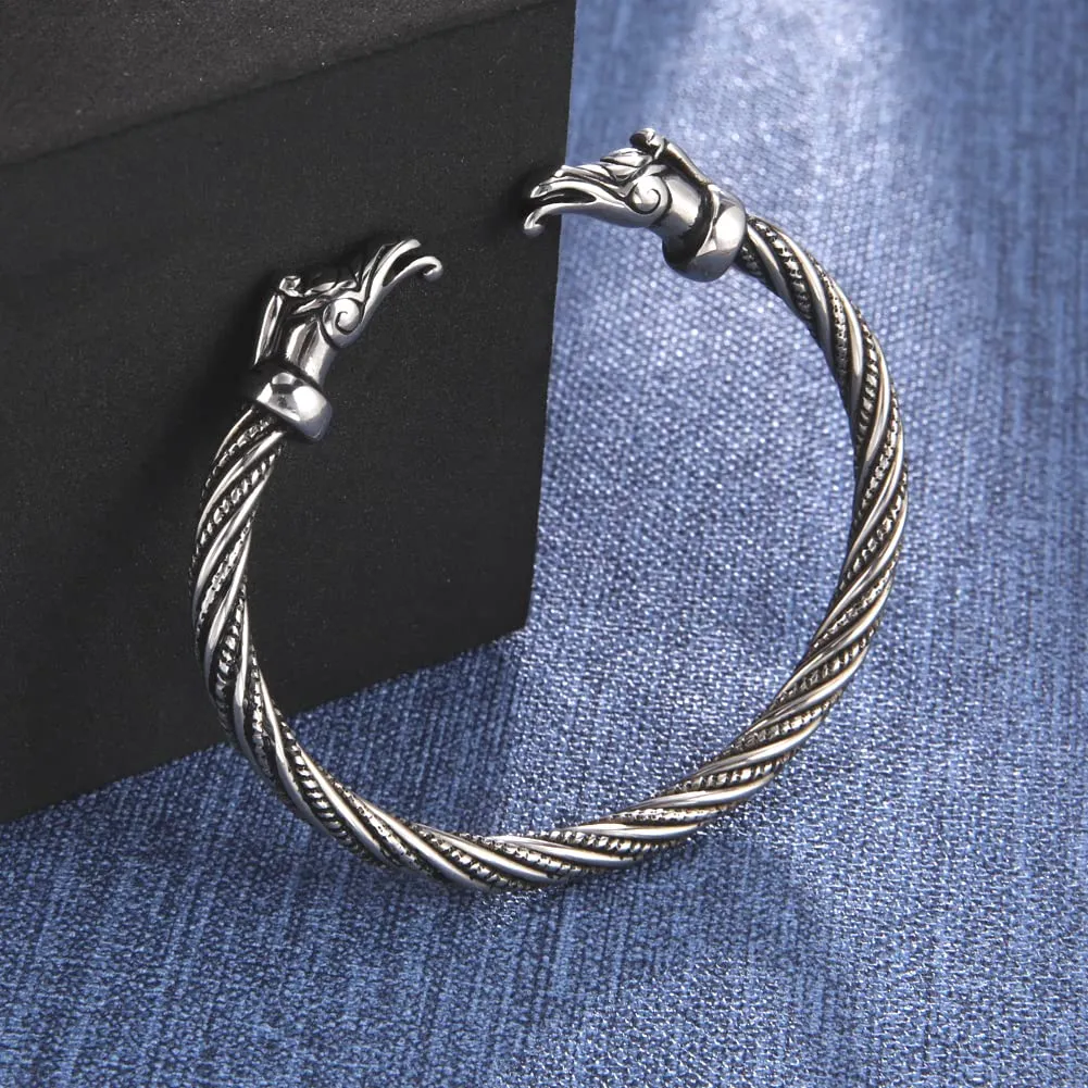 Amaxer Vichingo Nordic Fenrir Teste di Lupo Odino Corvo Corvo Drago Bracciale in Acciaio Inossidabile Aperto Bracciale Forte Amuleto Gioielli di Protezione per Uomo Donna (Corvo-Argento) - immagine 3