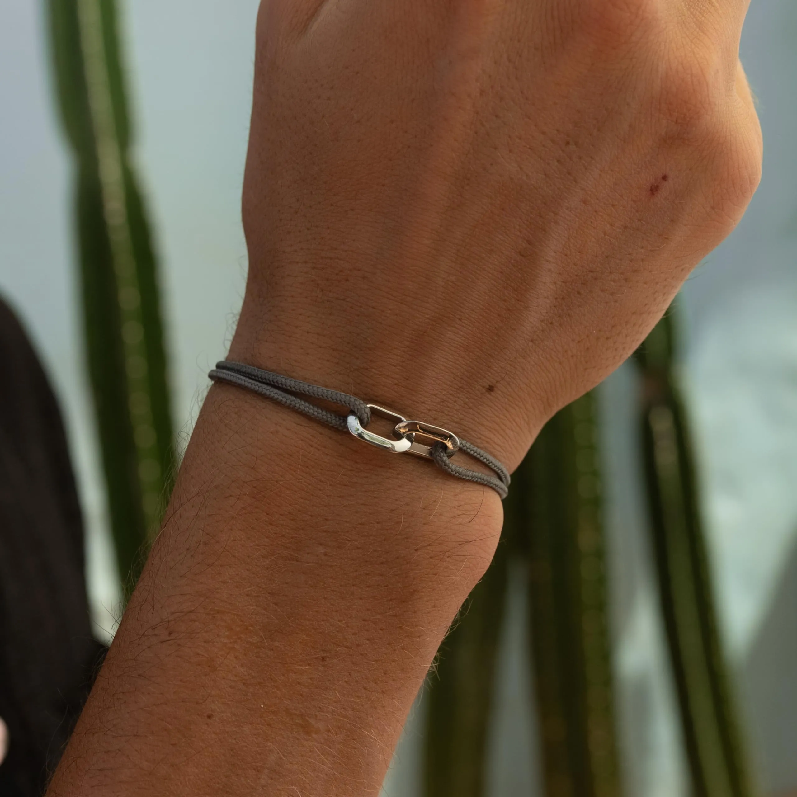 Made by Nami Bracciale Uomo Donna Corda Vela Impermeabile Handmade - Regolabile Acciaio Inox - Nodo Scorrevole Nautico - Regalo (Grigio Argento) - immagine 2
