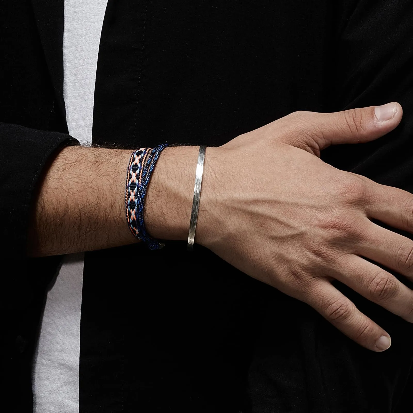 Nato Cuff - Bracciale Paracord 2mm - Fatto a mano in Francia - Gioiello Uomo o Donna regolabile (Nero/Blu) - immagine 5