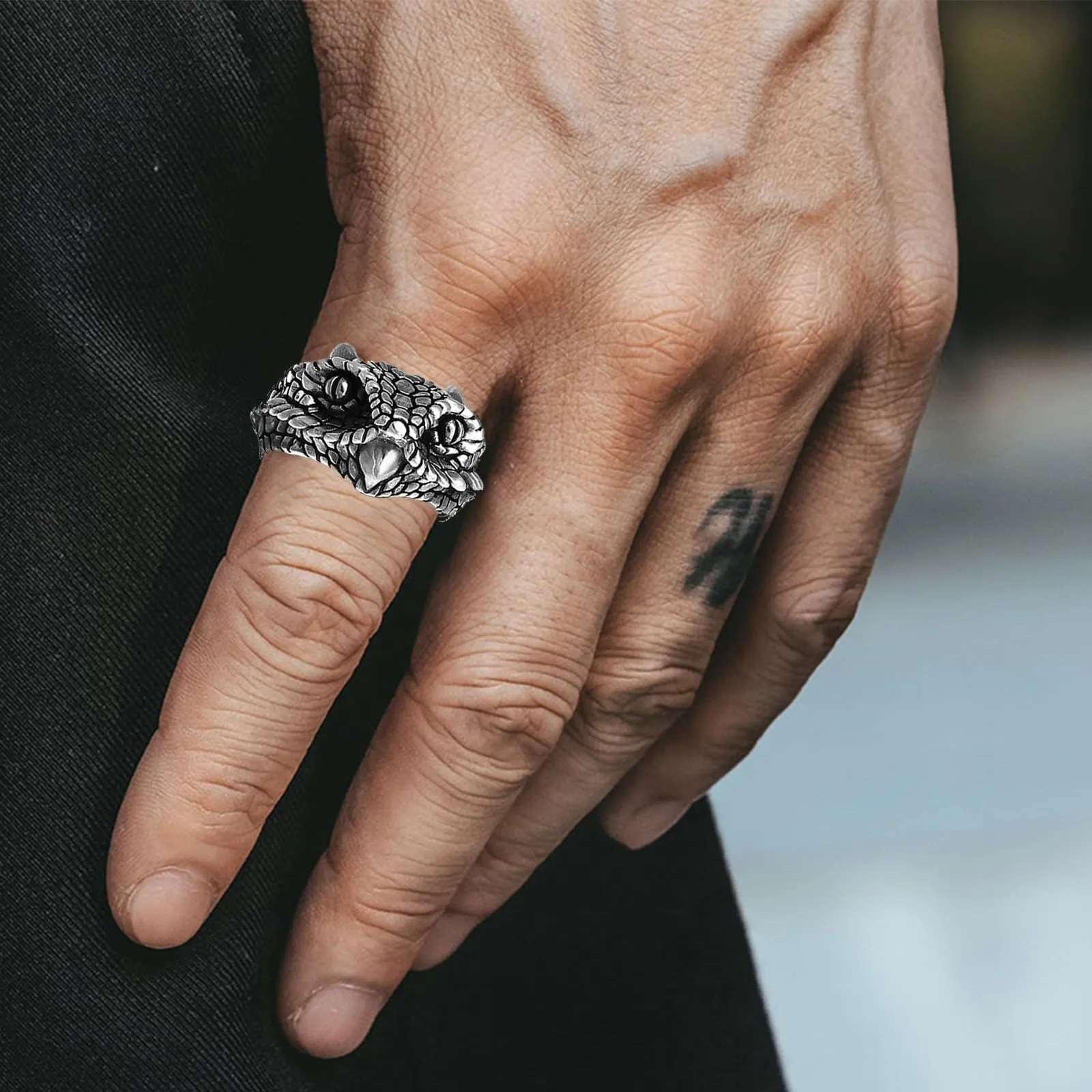 yolzhxe 5 Pezzi Anelli Uomo, Regolabili Teschio Anelli, Acciaio Inossidabile Vintage Gotico Teschio Anello, Punk Hip Hop Skull Halloween Anello per Halloween e Feste a Tema - immagine 6