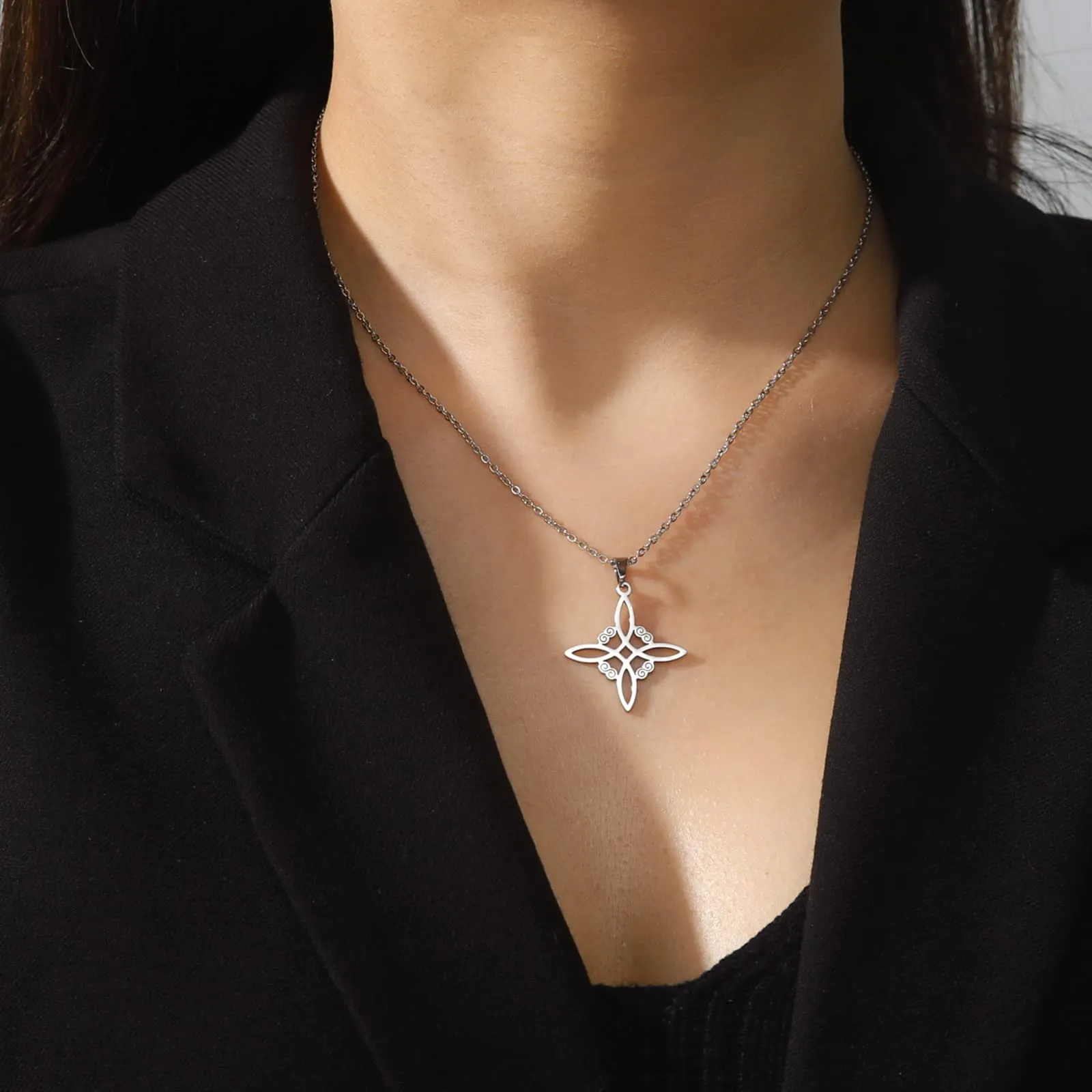 unift Collana di Nodi Delle Streghe per le Donne in Acciaio Inox Irlandese a 4 Punte Ciondolo Nodo Celtico Moda Charm Magick Gioielli (Argento 5) - immagine 2
