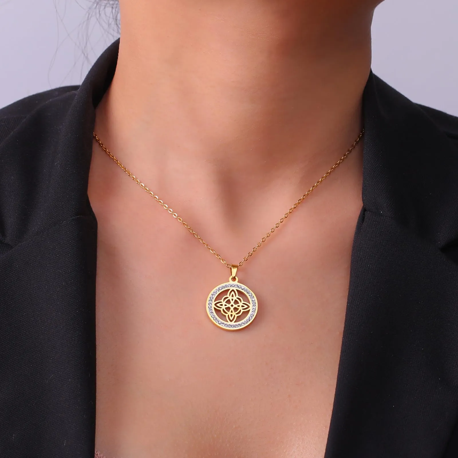unift Collana di Nodi Delle Streghe per le Donne in Acciaio Inox Irlandese a 4 Punte Ciondolo Nodo Celtico Moda Charm Magick Gioielli (Oro 9) - immagine 2