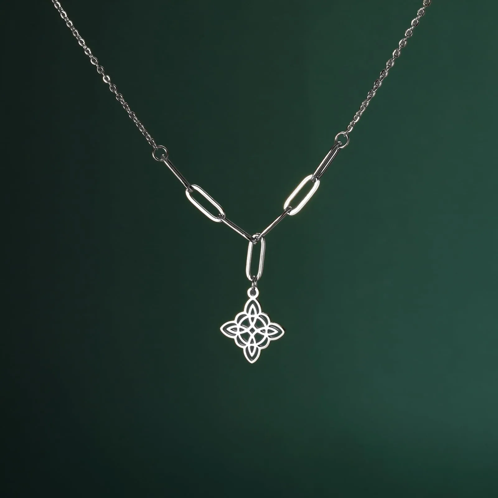 unift Collana di Nodi Delle Streghe per le Donne in Acciaio Inox Irlandese a 4 Punte Ciondolo Nodo Celtico Moda Charm Magick Gioielli (Argento 10) - immagine 4