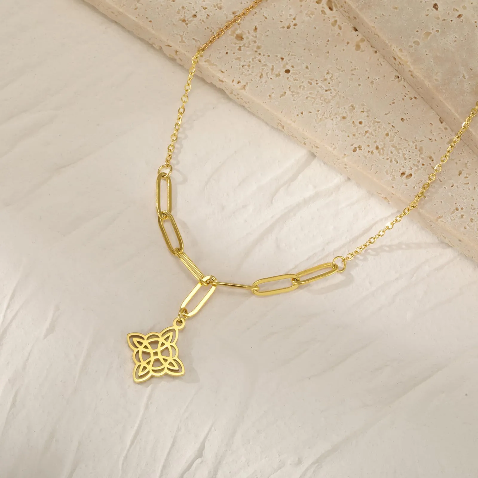 unift Collana di Nodi Delle Streghe per le Donne in Acciaio Inox Irlandese a 4 Punte Ciondolo Nodo Celtico Moda Charm Magick Gioielli (Oro 10) - immagine 3