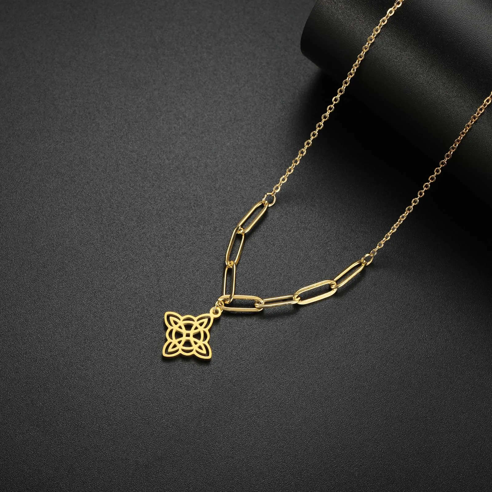 unift Collana di Nodi Delle Streghe per le Donne in Acciaio Inox Irlandese a 4 Punte Ciondolo Nodo Celtico Moda Charm Magick Gioielli (Oro 10) - immagine 4