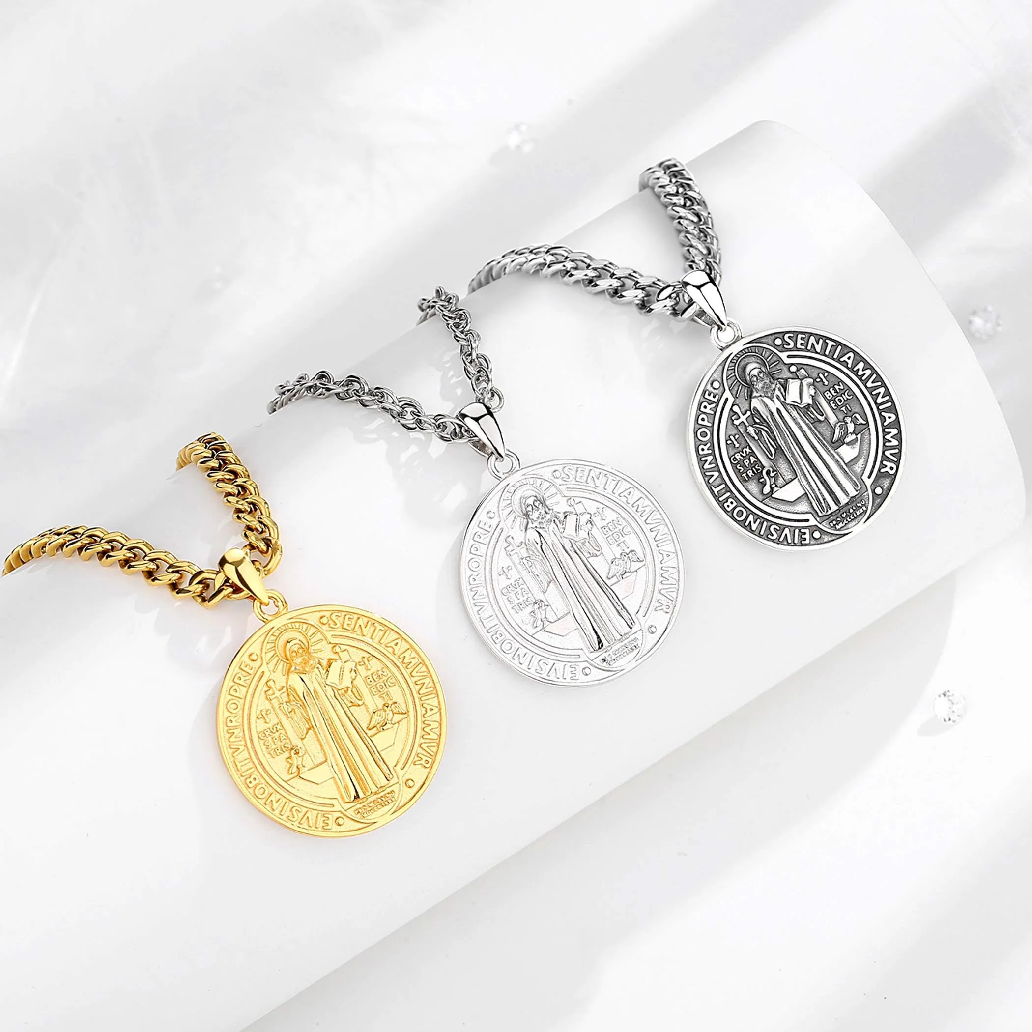 AEONSLOVE Medaglia di San Benedetto Argento 925 Uomo Donna Collana Croce di San Benedetto Ciondolo Amuleto di Protezione Cattolico Cristiani Gioielli Religiosi (oro) - immagine 3