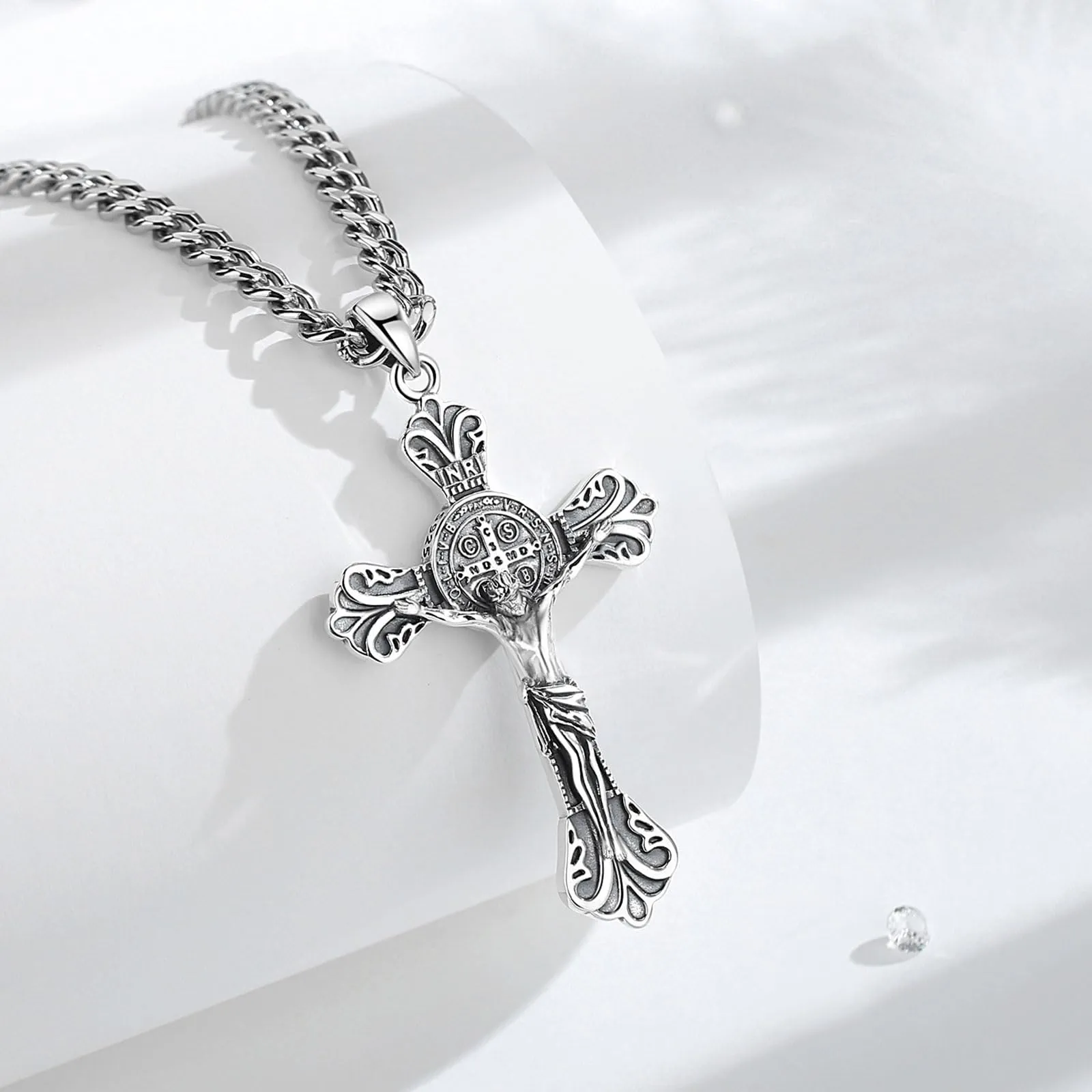 AEONSLOVE Collana Crocifisso Uomo Argento 925 Medaglia San Benedetto Argento Ciondolo Croce Cristiana Croce di San Benedetto Collana con Croce Gesù Cristo Gioielli Cattolico Cattolico Cristiani - immagine 2