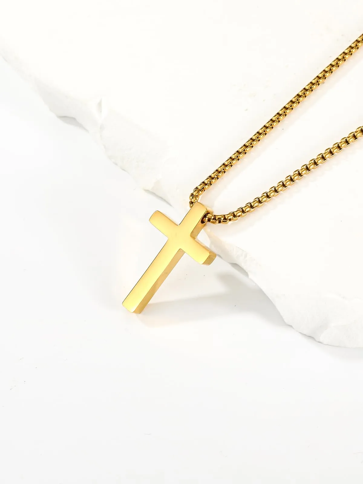 Aretas Collana Crocifisso e Croce d'Acciaio Inossidabile e Oro per Uomini e Ragazzi. È una Collana con Croce Appendiabiti e la Lunghezza della Collana è di 55 Centimetri. - immagine 3