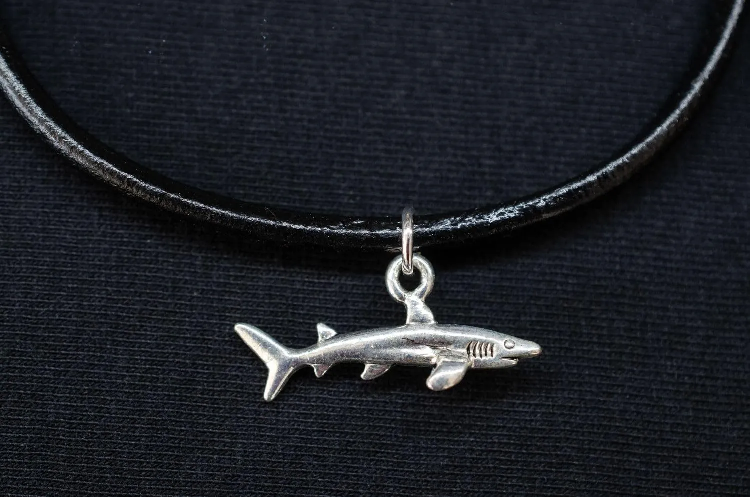 Miniblings Bracciale Squalo Nero Cinturino In Pelle Pesce Oceano Bianco - immagine 5