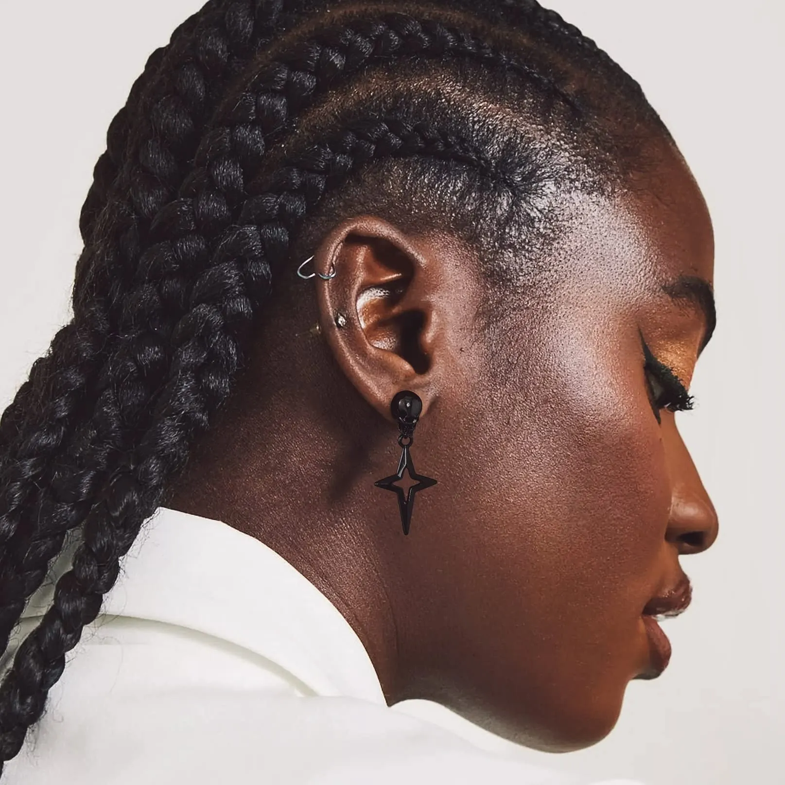 Bandmax Teschio Orecchini Pendenti Uomo Donna, Nero Orecchini Acciaio Chirurgico, 02 Stile Stella a Quattro Orecchini Anallergici a Cerchio, Gioielli Uomo di Moda per Punk Goth - immagine 4