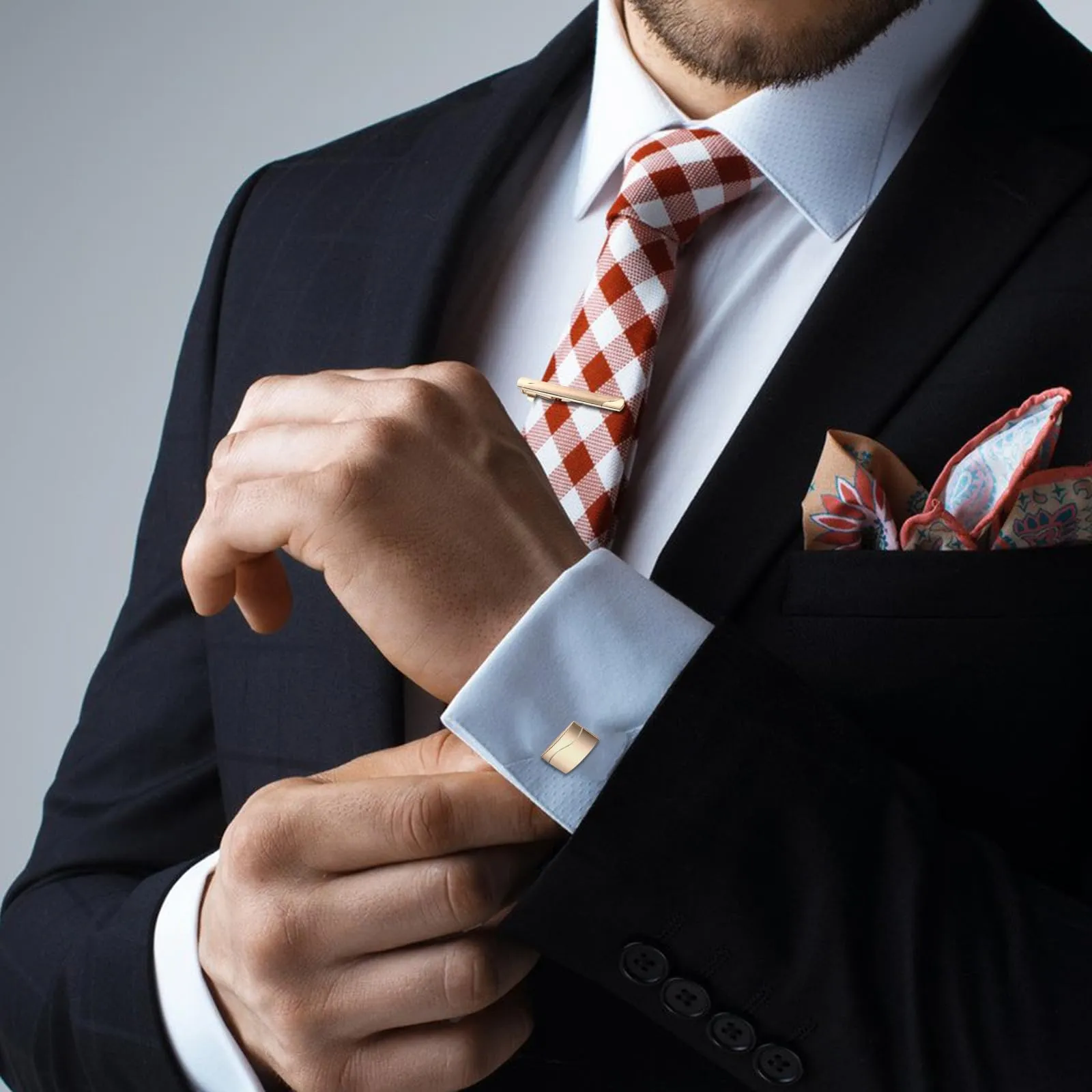 JewelryWe Set di Gemelli e Fermacravatta da Uomo: in Acciaio Inossidabile Idee Regalo per Uomo Per Affari - immagine 2