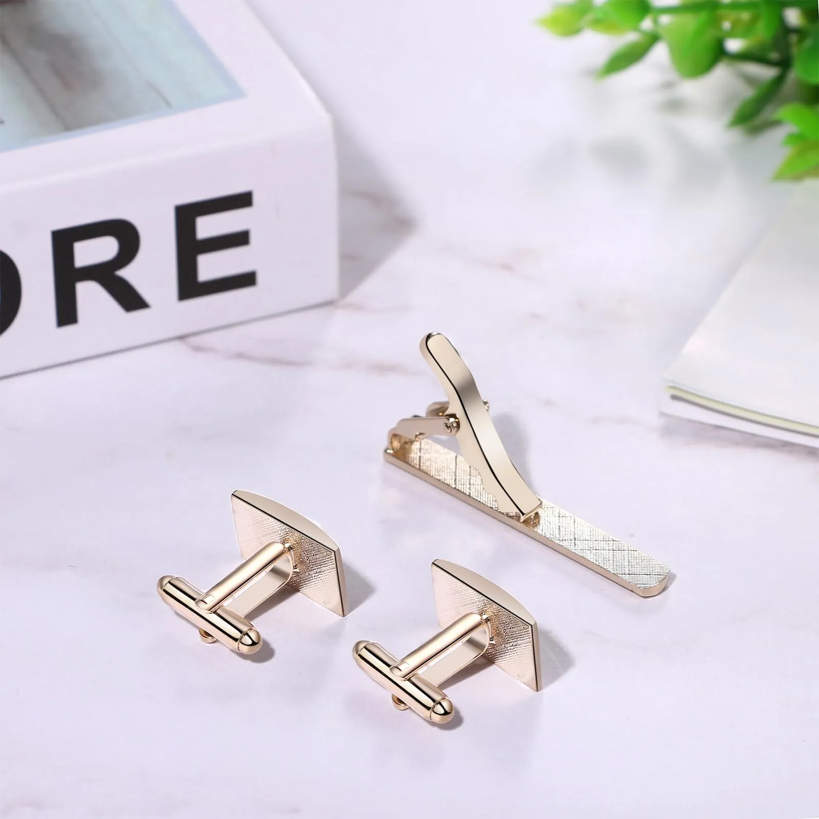JewelryWe Set di Gemelli e Fermacravatta da Uomo: in Acciaio Inossidabile Idee Regalo per Uomo Per Affari - immagine 6