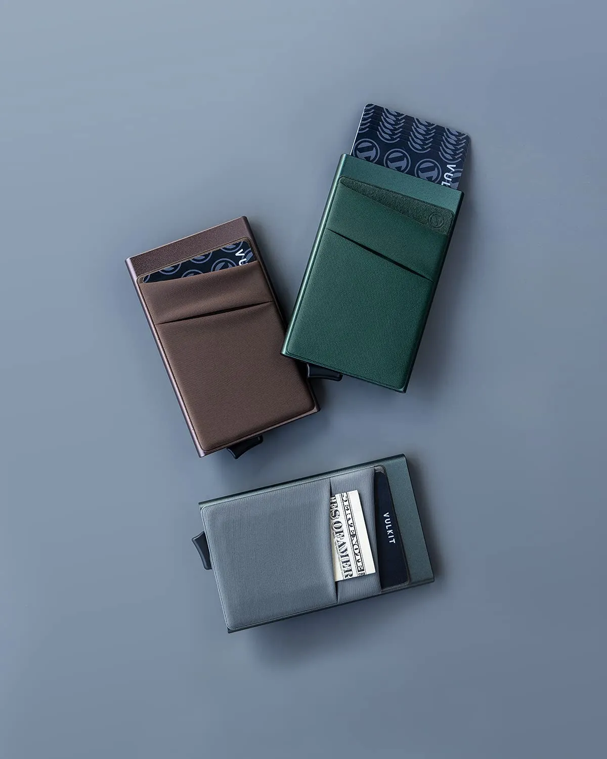 VULKIT Porta Carte di Credito Uomo o Donna Schermato RFID Pop-Up Portafoglio Uomo Slim Porta Tessere Metallo Rigido con Tasca Elastica, Grigio Nichel - immagine 6