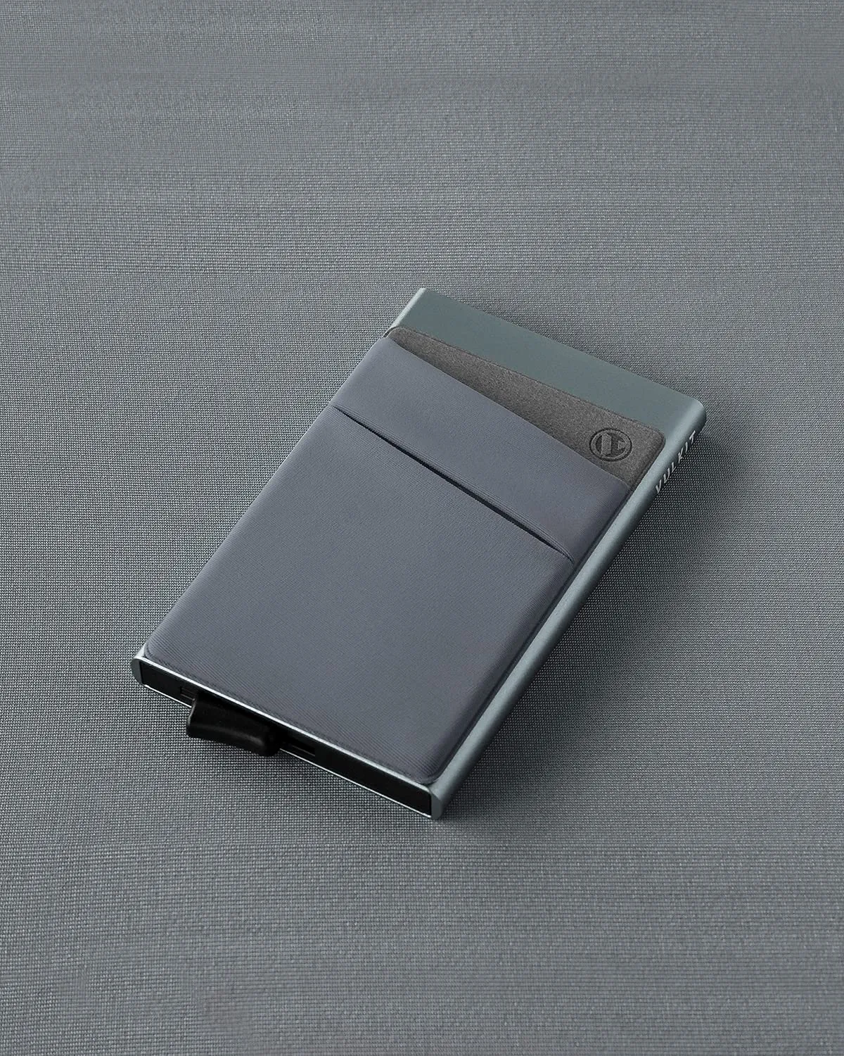 VULKIT Porta Carte di Credito Uomo o Donna Schermato RFID Pop-Up Portafoglio Uomo Slim Porta Tessere Metallo Rigido con Tasca Elastica, Spazio Grigio - immagine 5
