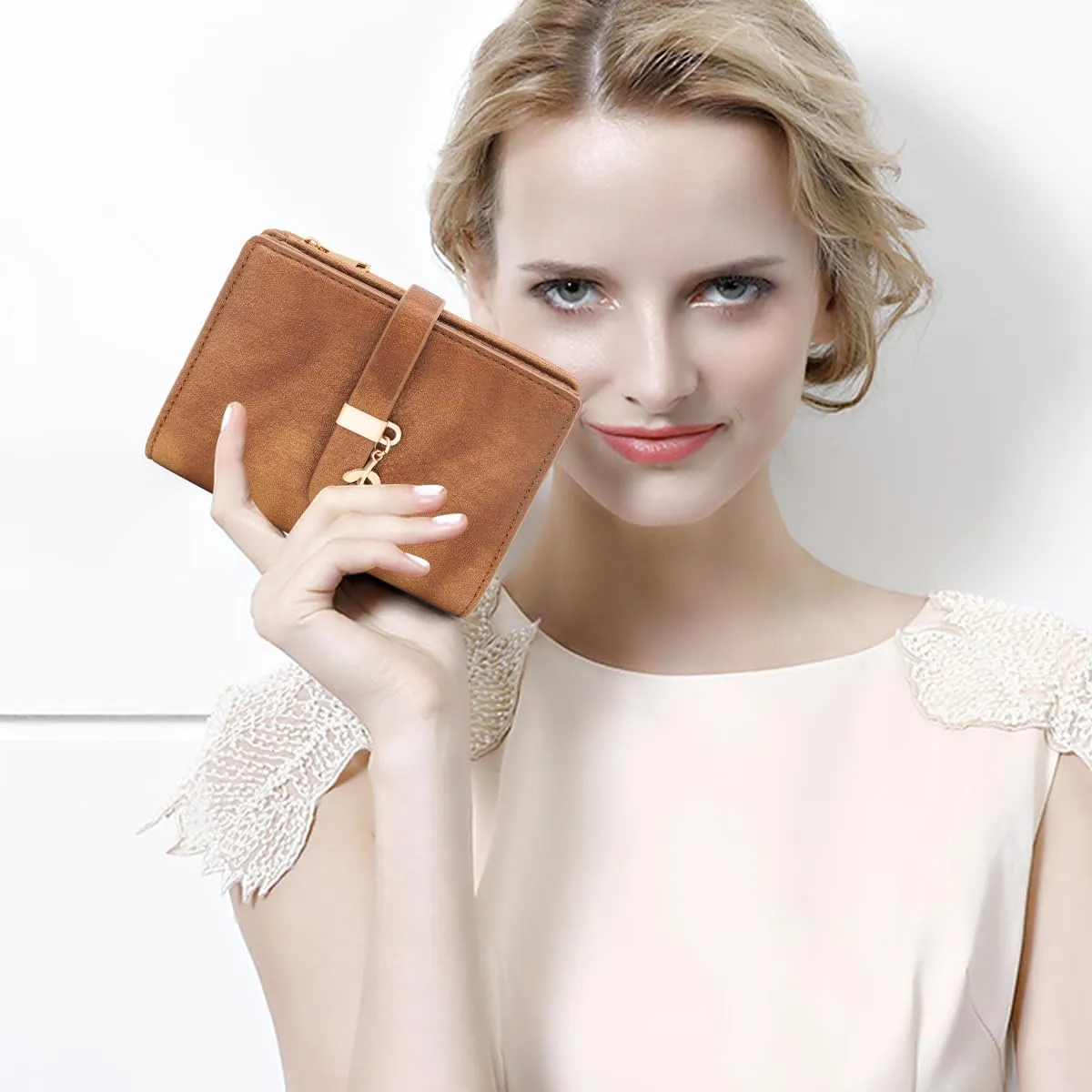GOUNNU Portafoglio Donna Piccolo Portafogli Pelle PU RFID Blocco Elegante Corto Portamonete per donna con 17 Porta Carta di Credito Cerniera (Marrone) - immagine 7