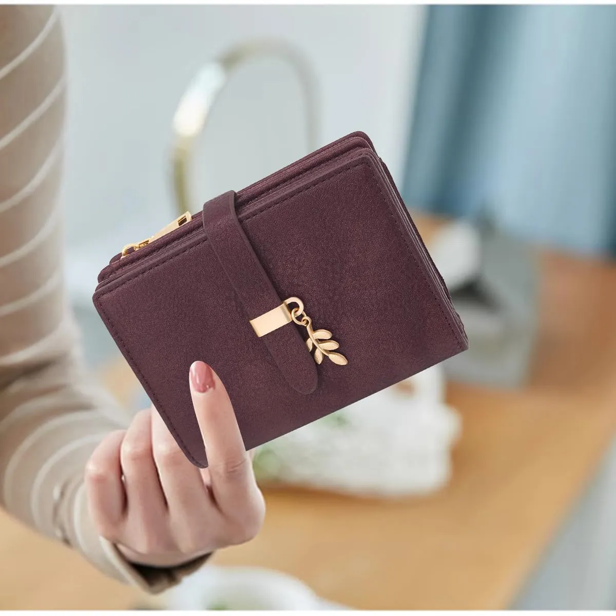 GOUNNU Portafoglio Donna Piccolo Portafogli Pelle PU RFID Blocco Slim Formato Corto Portamonete per Donna con 17 Porta Carta di Credito Cerniera (Rosso Vinaccia) - immagine 3