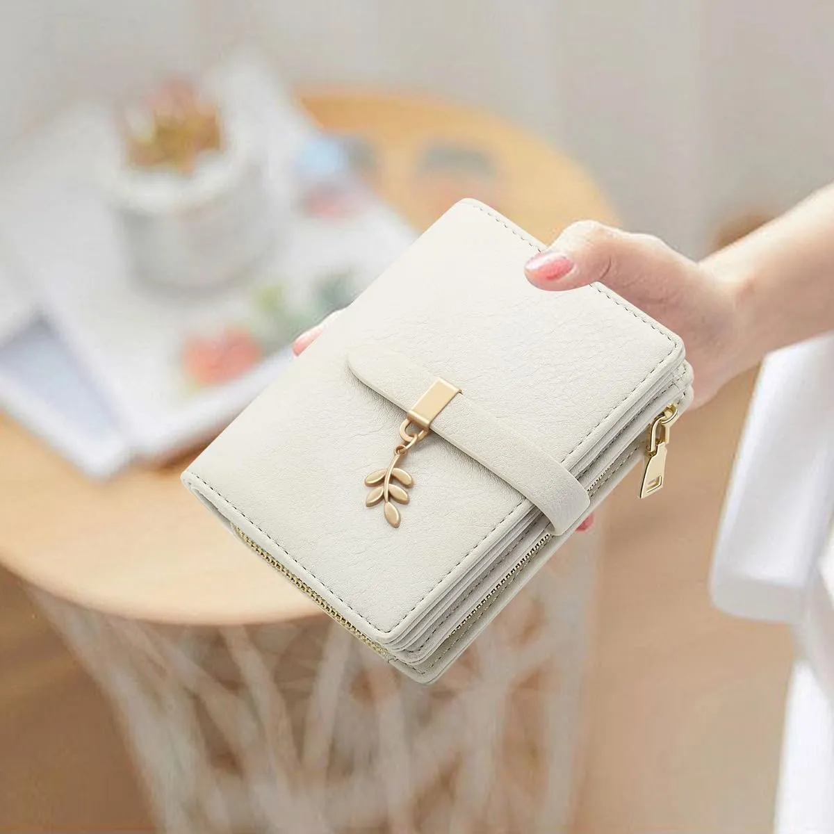 GOUNNU Portafoglio Donna Piccolo Portafogli Pelle PU RFID Blocco Elegante Corto Portamonete per donna con 17 Porta Carta di Credito Cerniera (Beige) - immagine 2