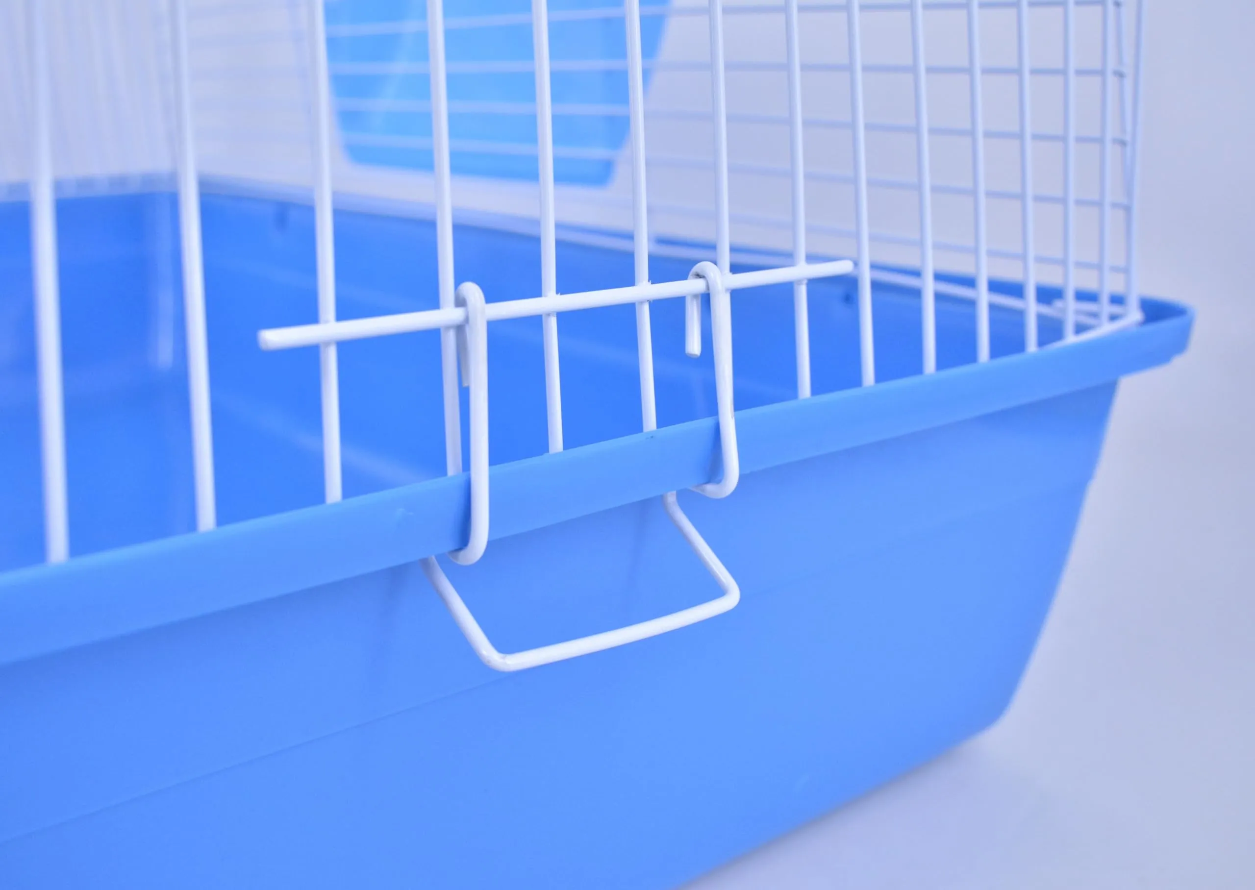 Pet's Solution - Gabbia per Coniglio Nano e Piccoli Roditori, con Portafieno e Doppia Apertura - Blu 84,5x48,5x37h cm - immagine 5