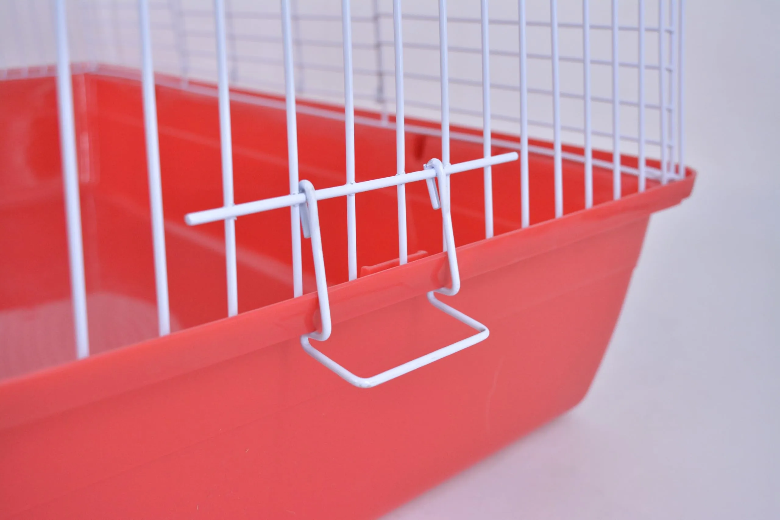 Pet's Solution - Gabbia per Coniglio Nano e Piccoli Roditori, con Portafieno e Doppia Apertura - Rosso 84,5x48,5x37h cm - immagine 4