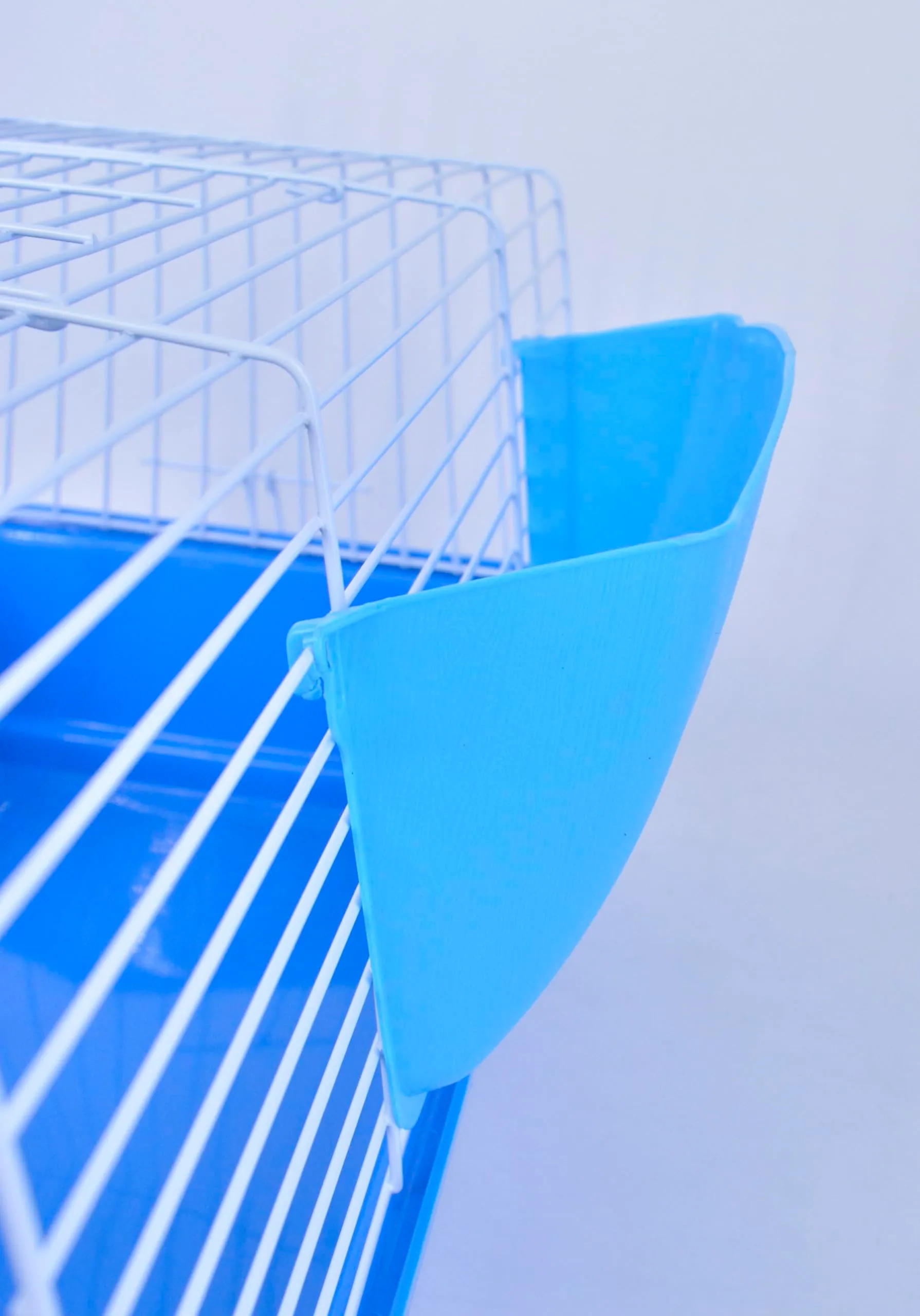 Pet's Solution - Gabbia per Coniglio Nano e Piccoli Roditori, con Portafieno e Doppia Apertura - Blu 64x36x35,5h cm - immagine 4