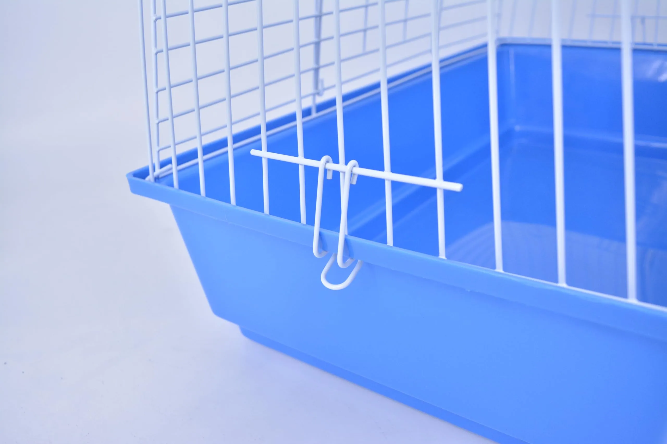 Pet's Solution - Gabbia per Coniglio Nano e Piccoli Roditori, con Portafieno e Doppia Apertura - Blu 64x36x35,5h cm - immagine 5