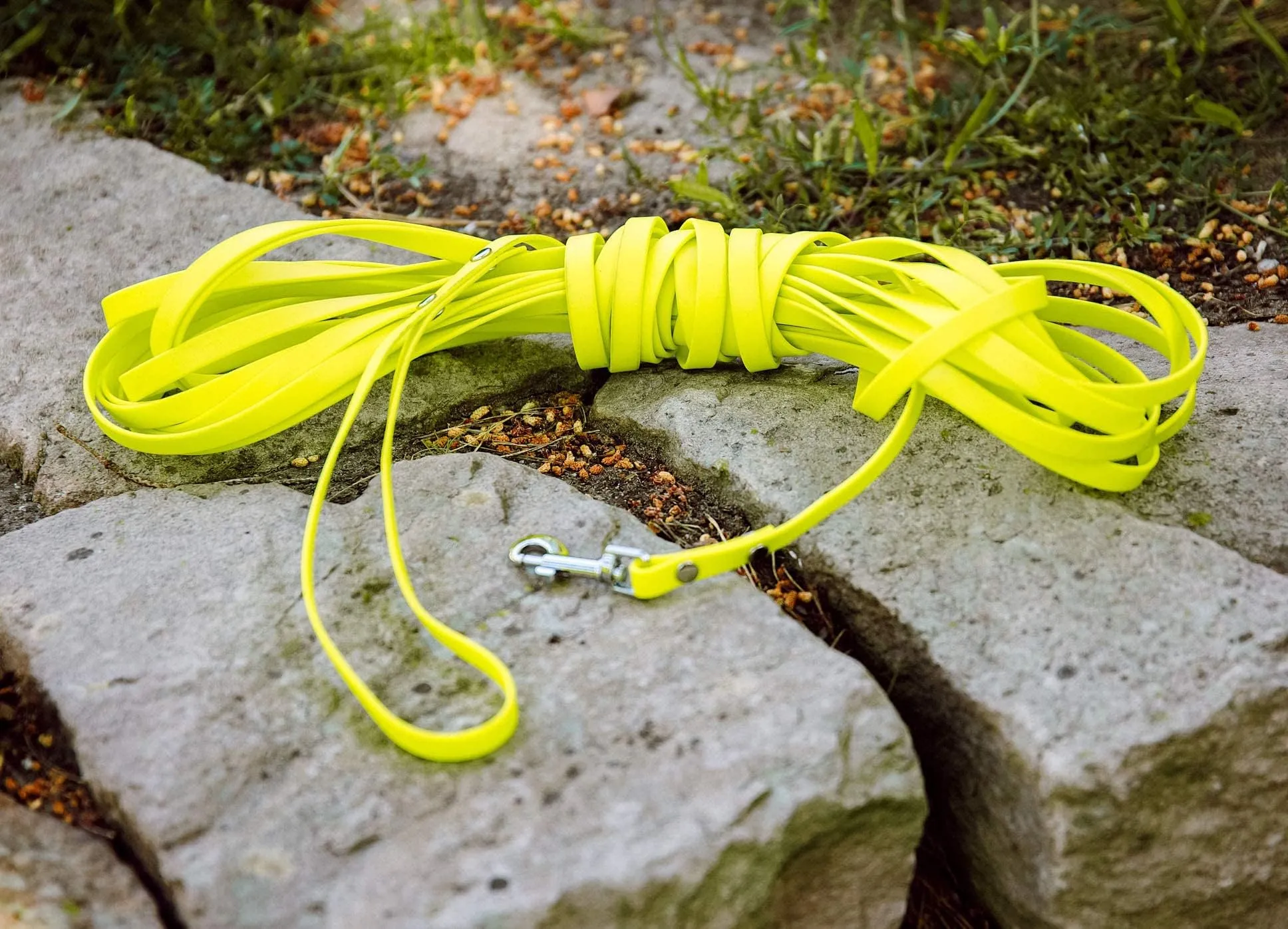 10m guinzaglio da traino, guinzaglio per cani, passante per le mani, giallo neon, extra stretto, sporco e idrorepellente - immagine 4