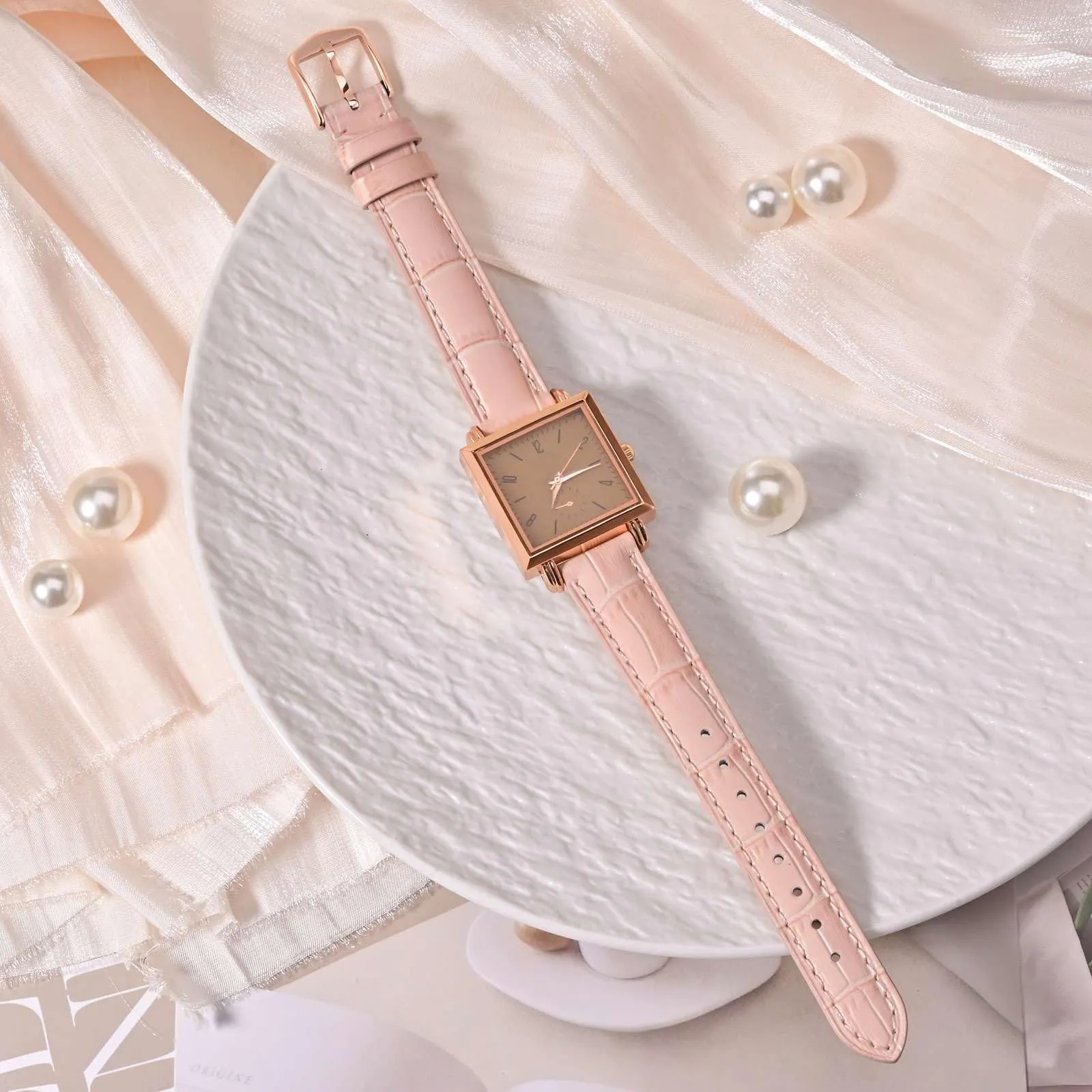 WOCCI 18mm Cinturino Orologio in Pelle da Donna, Grana di Alligatore Goffrata, Pelle Fiore Superiore, Sgancio Rapido, Fibbia Oro Rosa (Rosa Chiaro) - immagine 2