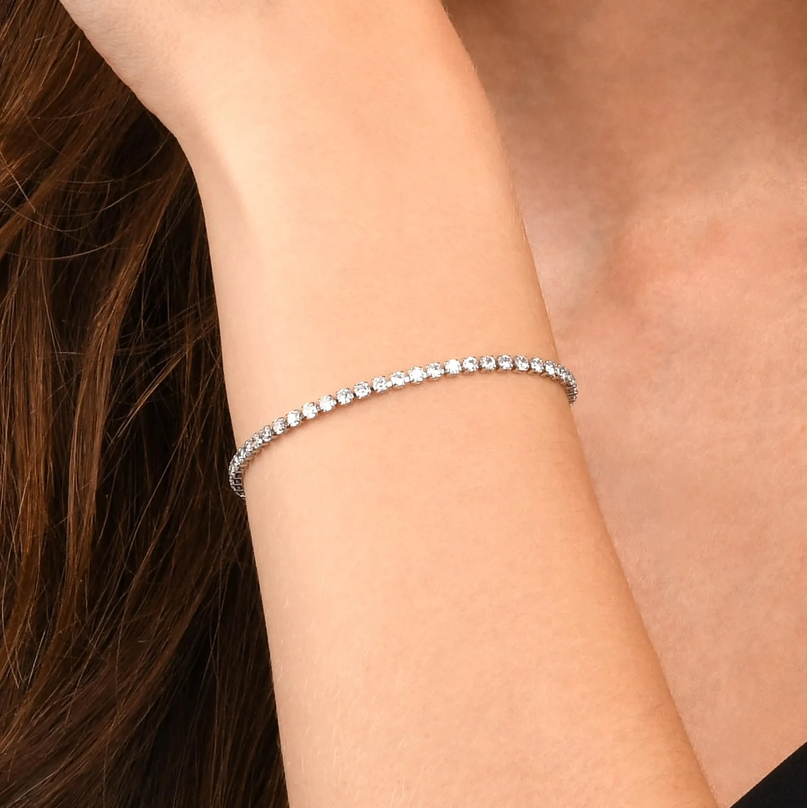 ZAVANA Bracciale Tennis Donna Argento Bianco 2,5 mm – Bracciale Zirconi Elegante Sottile, Moda Donna Economico, Chiusura Moschettone 17,8 cm, Regalo Donna - immagine 2