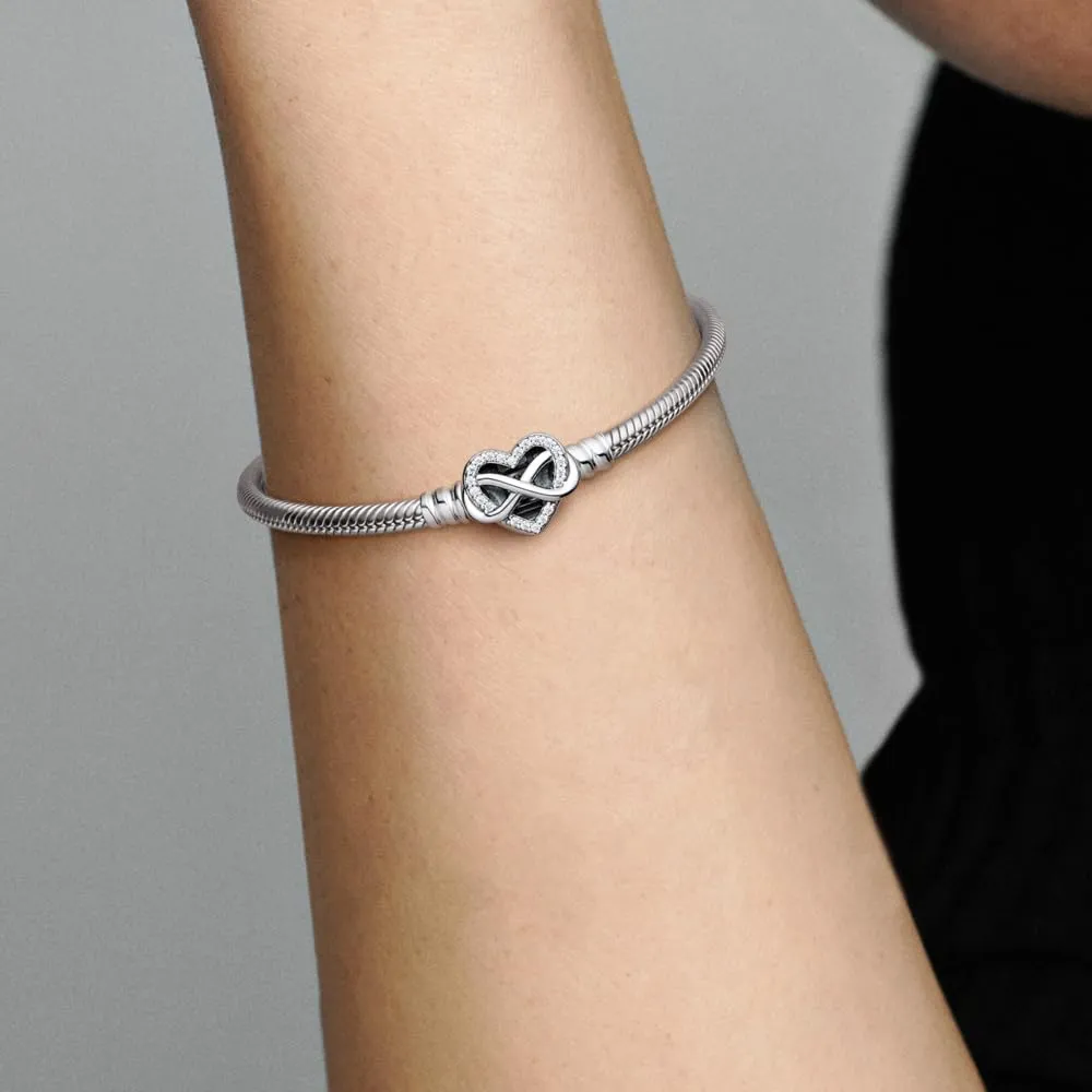 PANDORA Bracciale Moments in maglia snake in argento Sterling con chiusura a forma di cuore con simbolo dell'infinito con zirconi cubici trasparenti, 18 - immagine 5
