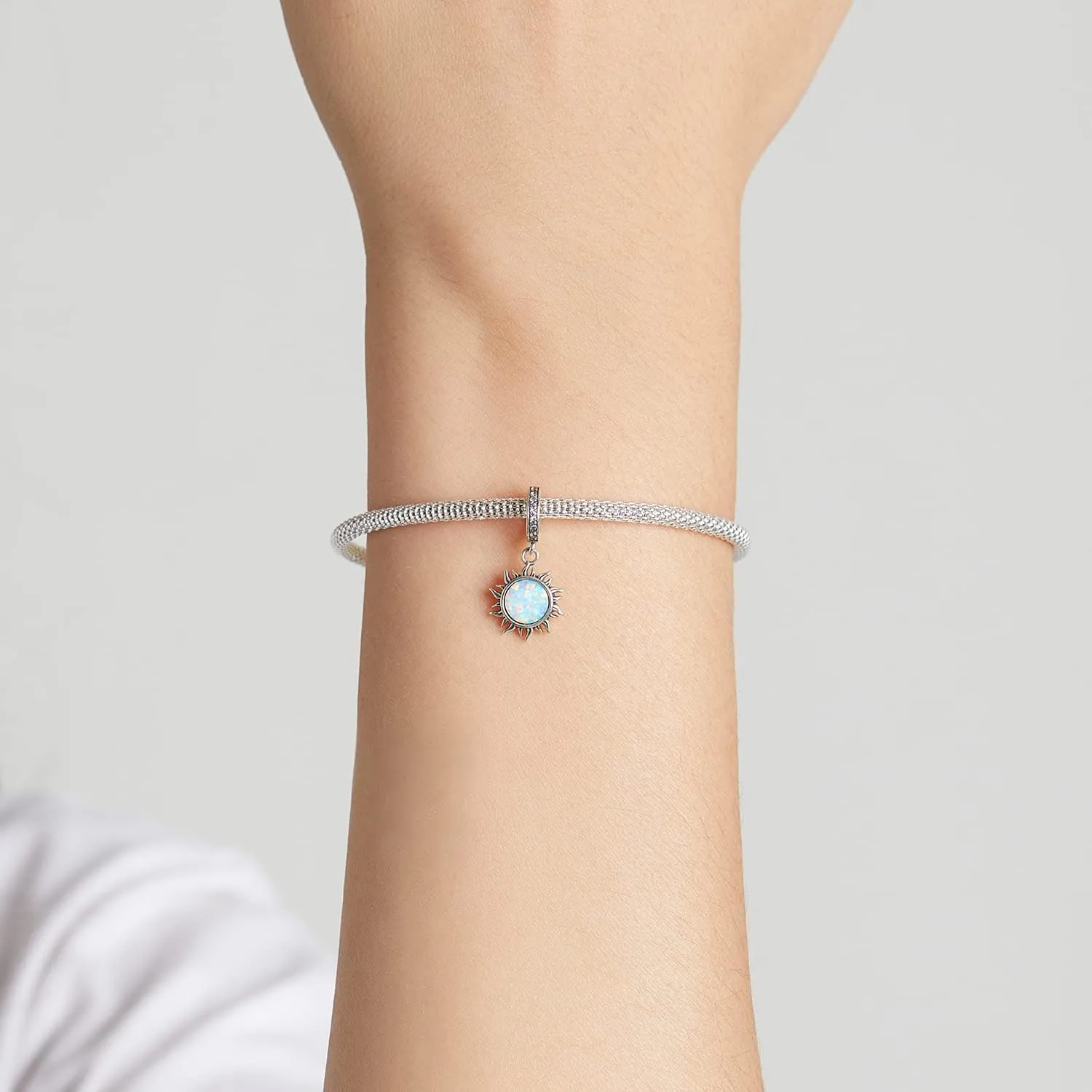 SOUTHPLUS Ciondoli Argento Sterling 925 con Cubic Zirconia Pendenti,Charms per Bracciali,con Braccialetti e Collane Europei, Perfetto Regali per Moglie e Ragazze (Sole) - immagine 2