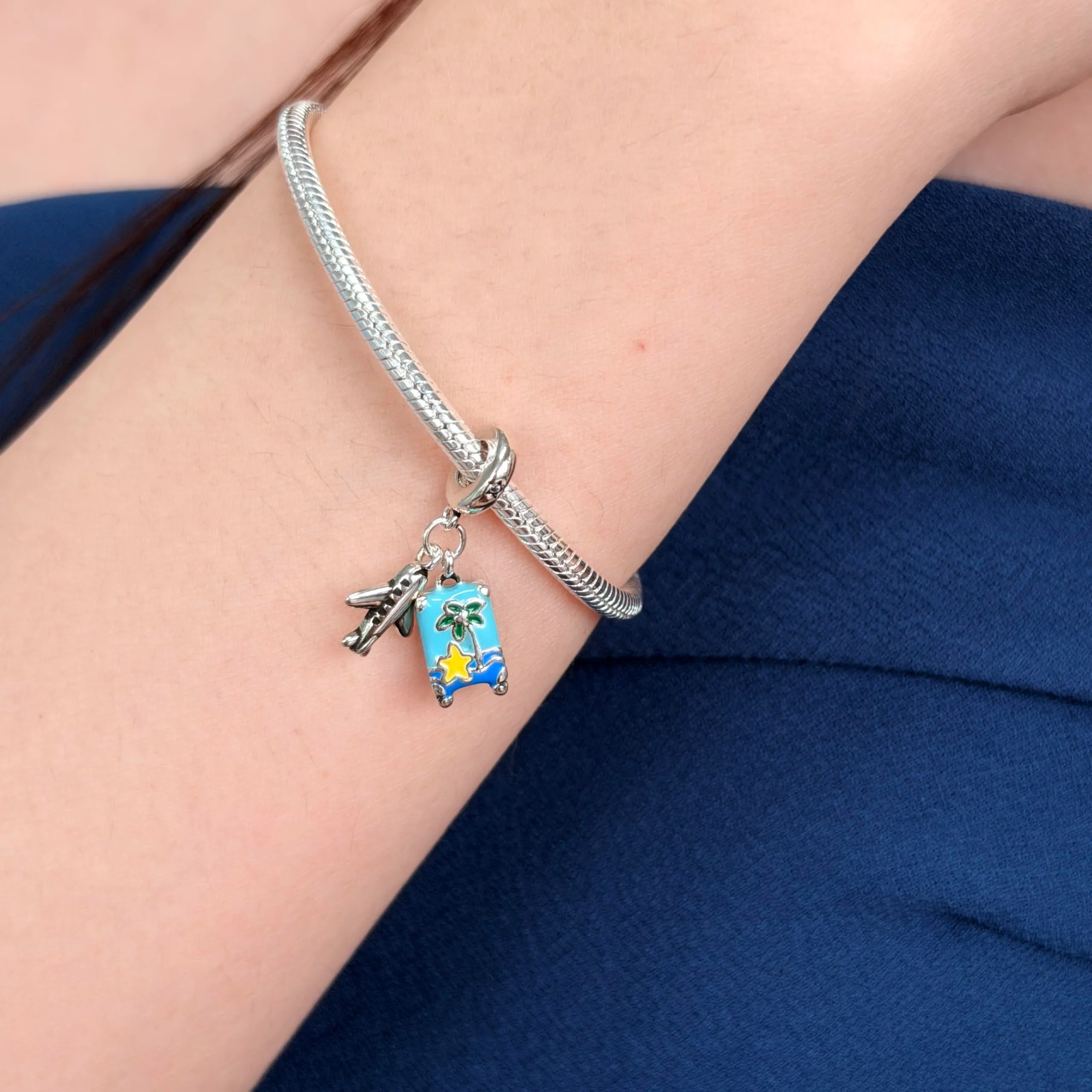 SOUTHPLUS Ciondolo Charms Sterling Silver 925 Collezione Viaggi Aereo Mappa Valigia per Bracciale Europeo Collane Pendente Perfetto Regali per Moglie e Ragazze (Etichetta Valigia) - immagine 3