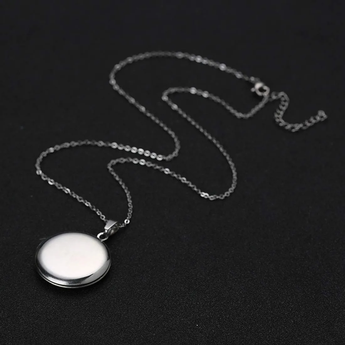 RWQIAN Collana di Foto Personalizzata per le Donne Ragazze Coppia in Acciaio Inossidabile Tondo argento Locket Portafoto Pendente Incisione Testo Collane Gioielli - immagine 6