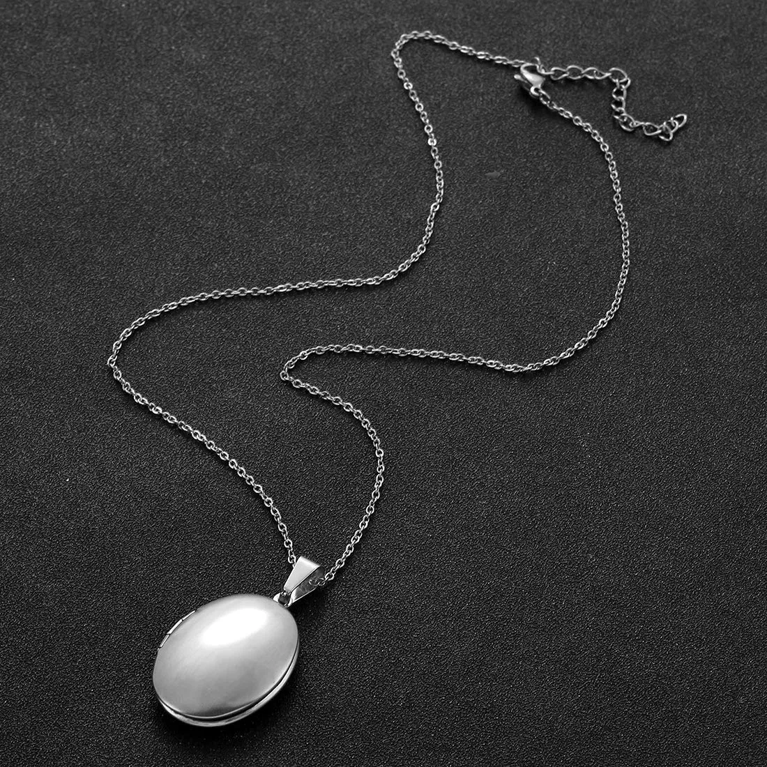RWQIAN Collana di Foto Personalizzata per le Donne Ragazze Coppia in Acciaio Inossidabile Ovale argento Locket Portafoto Pendente Incisione Testo Collane Gioielli - immagine 5