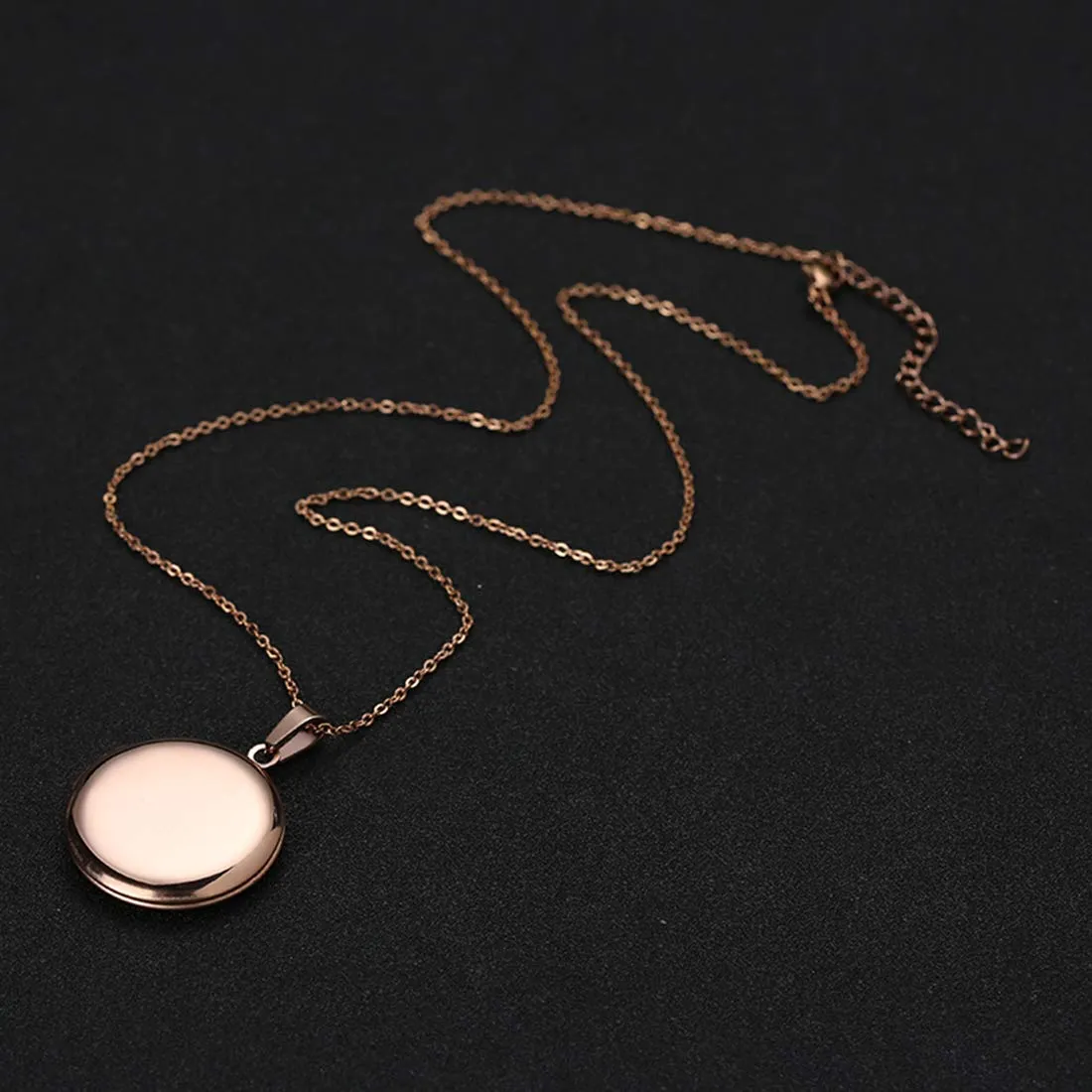 RWQIAN Collana di Foto Personalizzata per le Donne Ragazze Coppia in Acciaio Inossidabile Tondo oro rosa Locket Portafoto Pendente Incisione Testo Collane Gioielli - immagine 4
