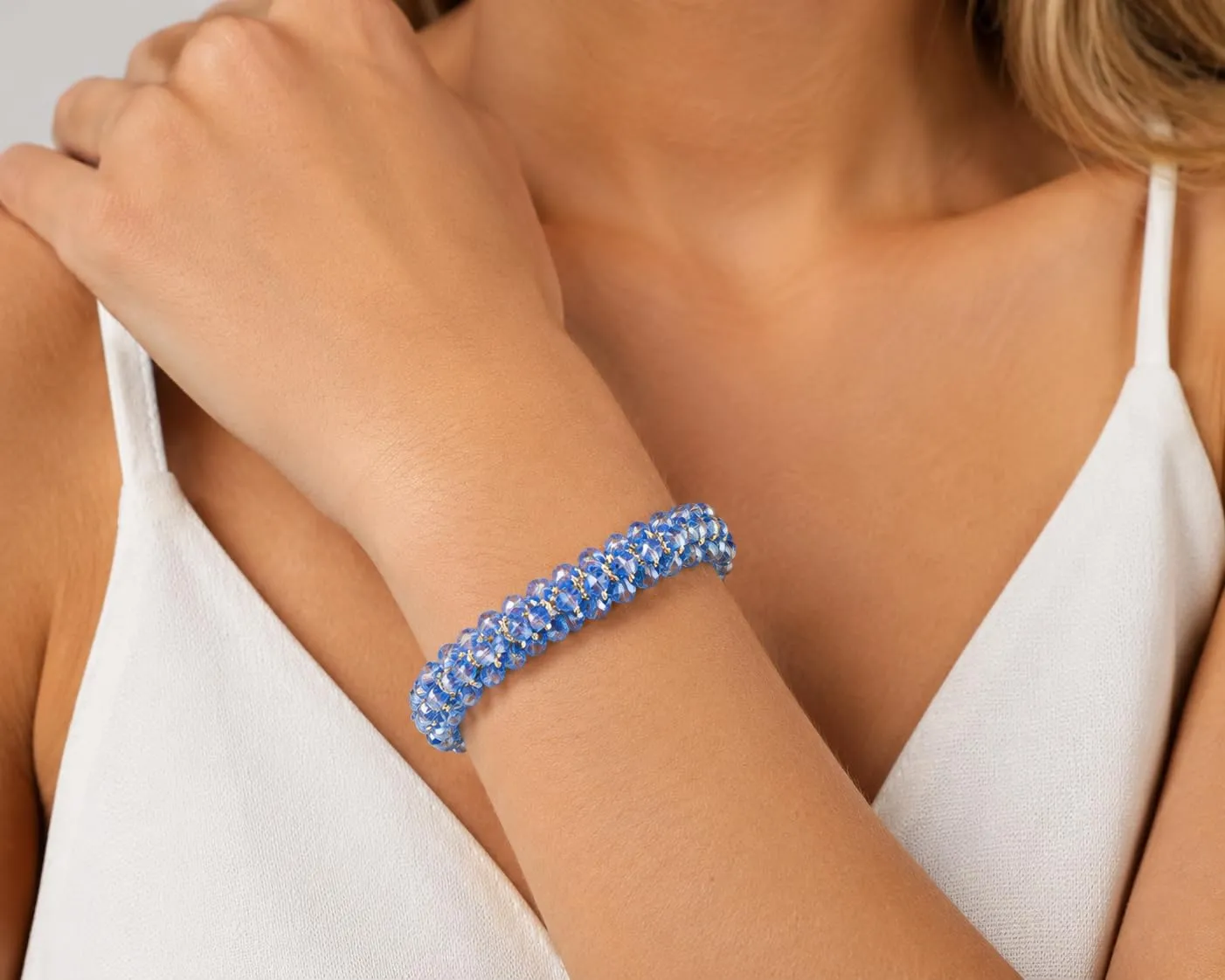 SAGA GIOIELLI® Bracciale donna elastico con cristalli sfaccettati – Bracciale elasticizzato - Confezione Regalo - Idea regalo - Regalo compleanno (AZZURRO) - immagine 3