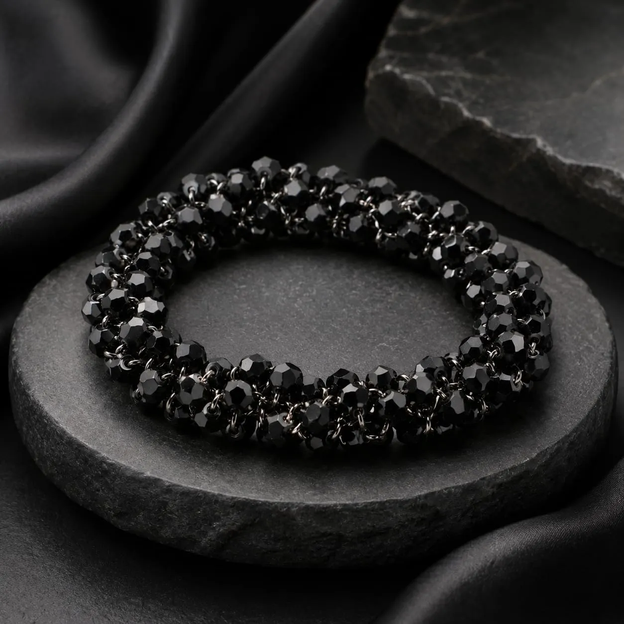 SAGA GIOIELLI® Bracciale donna elastico con cristalli sfaccettati – Bracciale elasticizzato - Confezione Regalo - Idea regalo - Regalo compleanno (NERO) - immagine 2
